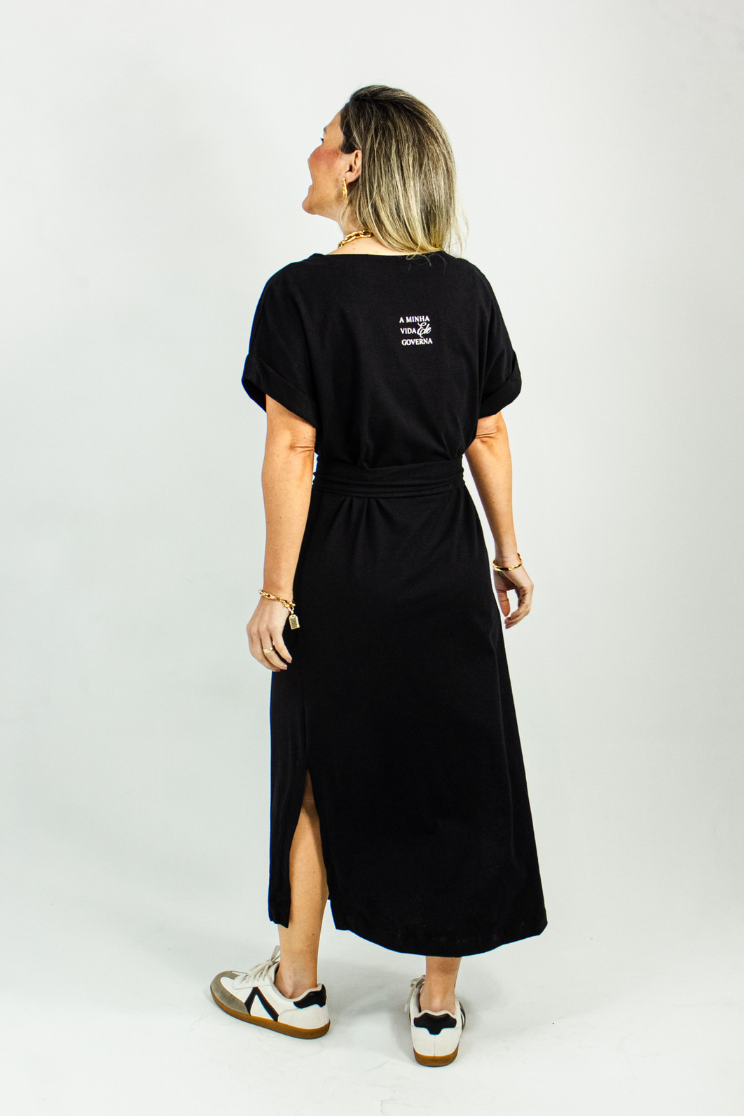 VESTIDO ELE GOVERNA VESTIDO ELE GOVERNA