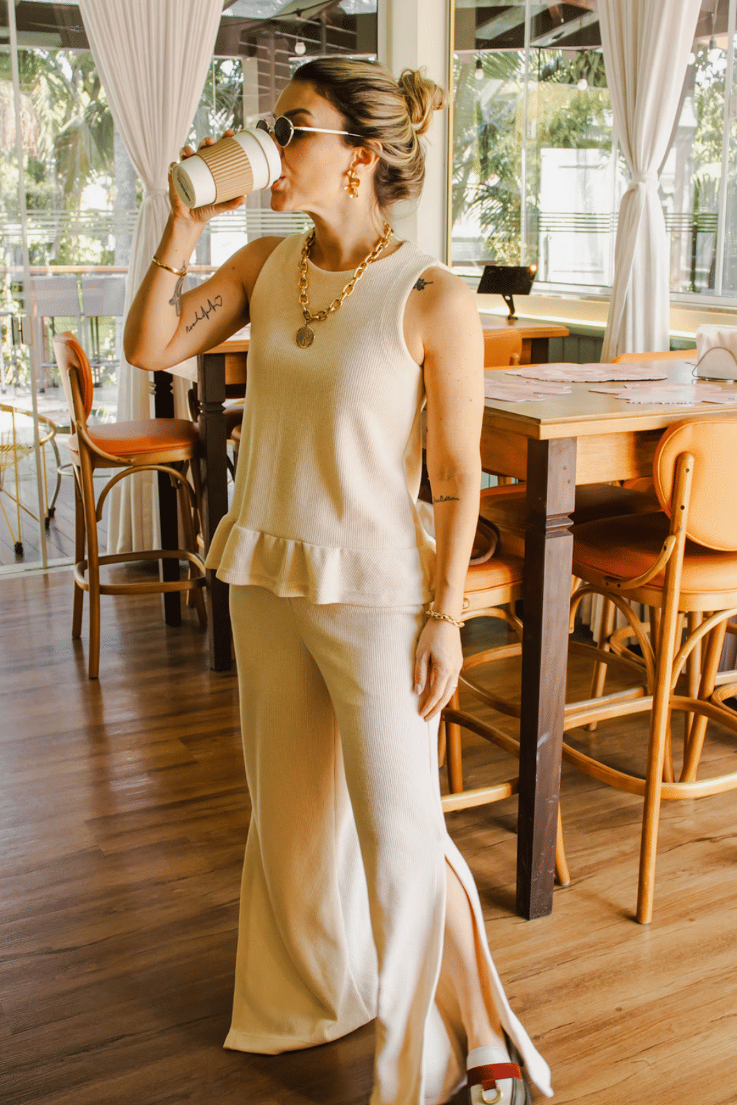 CONJUNTO TABITA CALÇA E BLUSA OFF WHITE CONJUNTO TABITA CALÇA E BLUSA OFF WHITE
