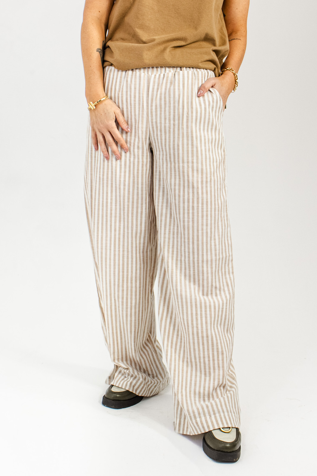CALÇA WIDE LEG LISTRADA CALÇA WIDE LEG LISTRADA