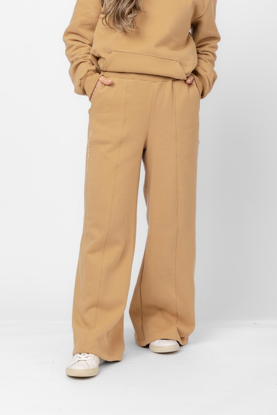 CALÇA SEMEIE O AMOR BEGE CALÇA SEMEIE O AMOR BEGE