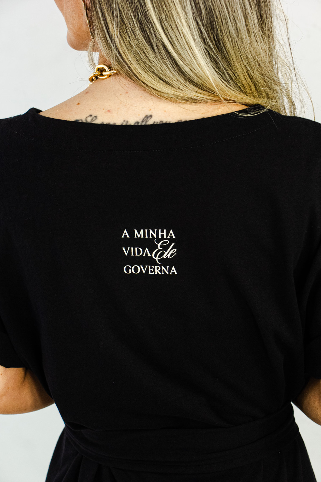 VESTIDO ELE GOVERNA VESTIDO ELE GOVERNA