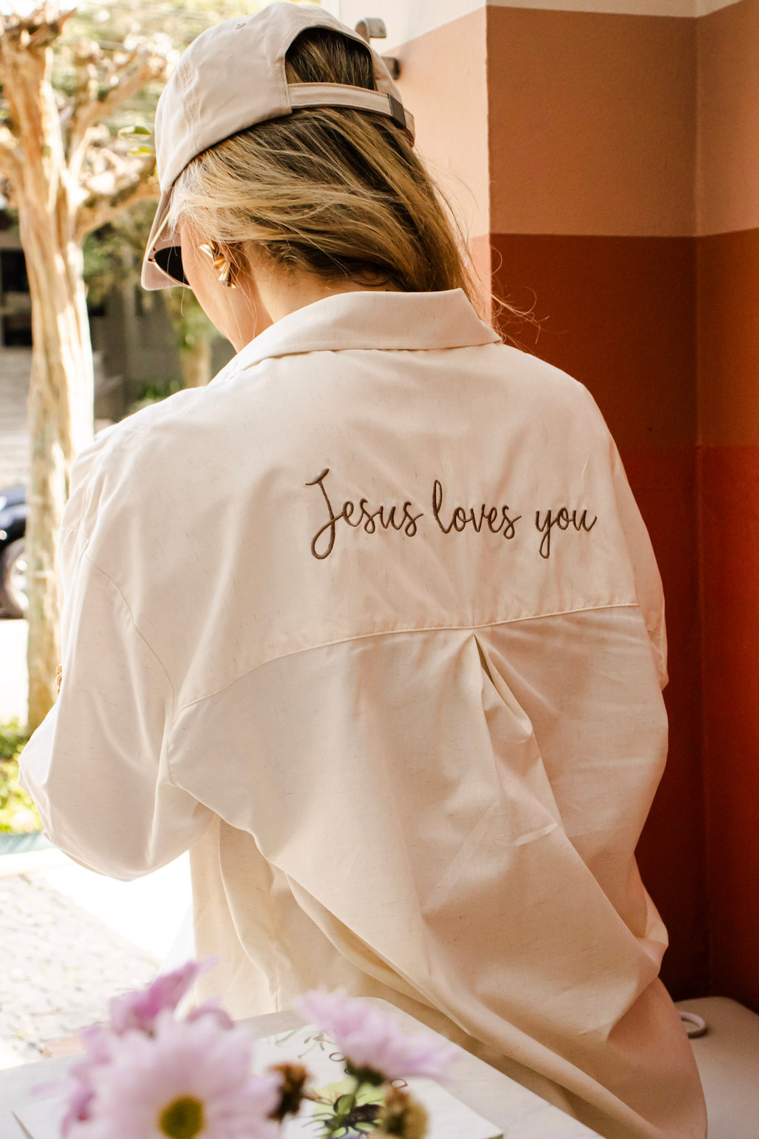 CAMISA OVERSIZED LINHO JESUS LOVES YOU CAMISA OVERSIZED LINHO JESUS LOVES YOU