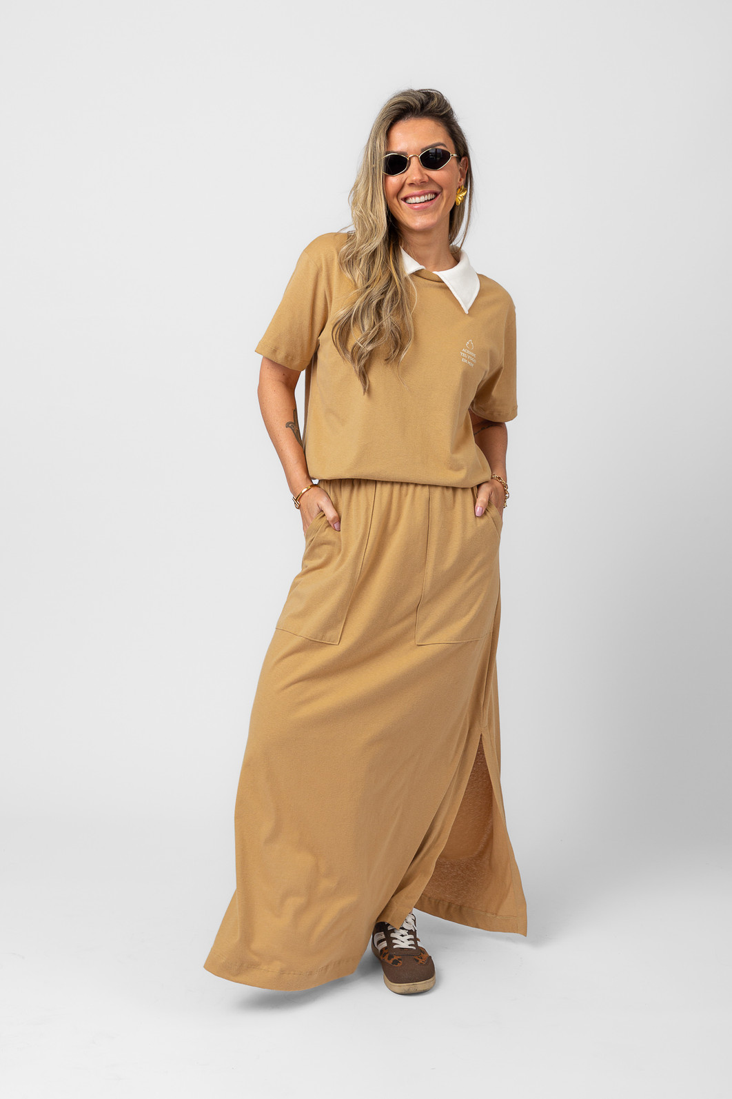 T-SHIRT OVERSIZED COM GOLA TEU FOGO EM MIM T-SHIRT OVERSIZED COM GOLA TEU FOGO EM MIM