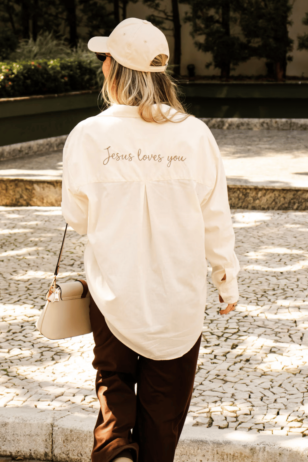 CONJUNTO CAMISA E CALÇA LINHO JESUS LOVES YOU CONJUNTO CAMISA E CALÇA LINHO JESUS LOVES YOU