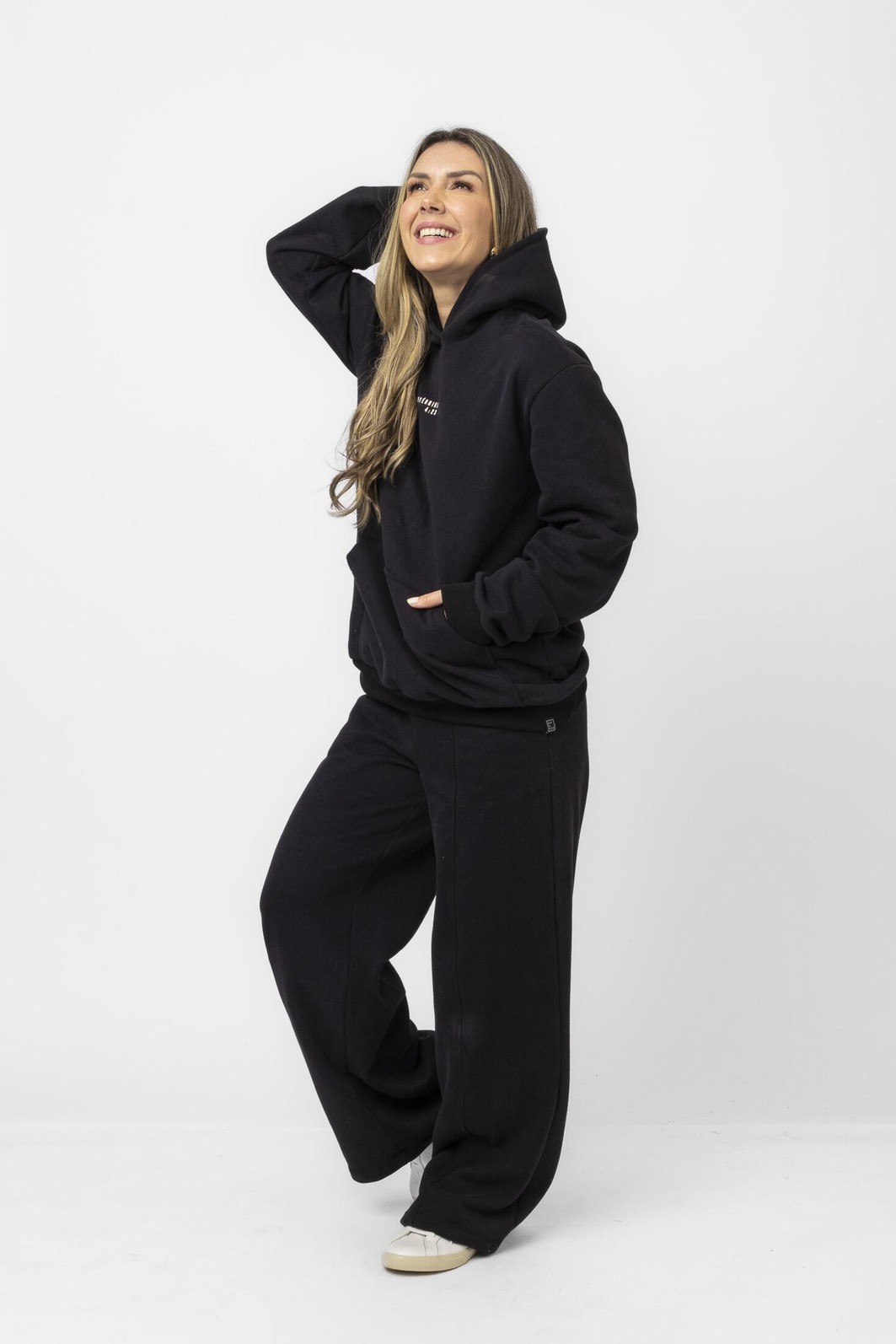 CASACO MOLETOM OVERSIZED PROVÉRBIOS CASACO MOLETOM OVERSIZED PROVÉRBIOS