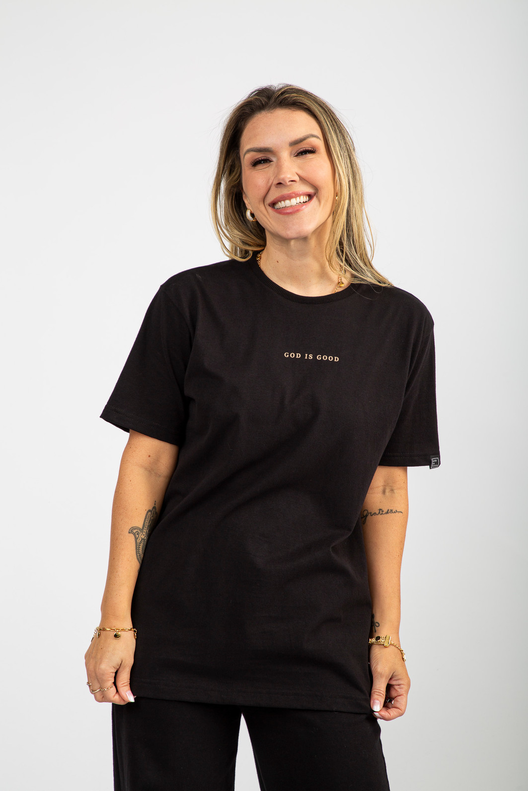 T-SHIRT NÃO TEMAS OVERSIZED PRETA