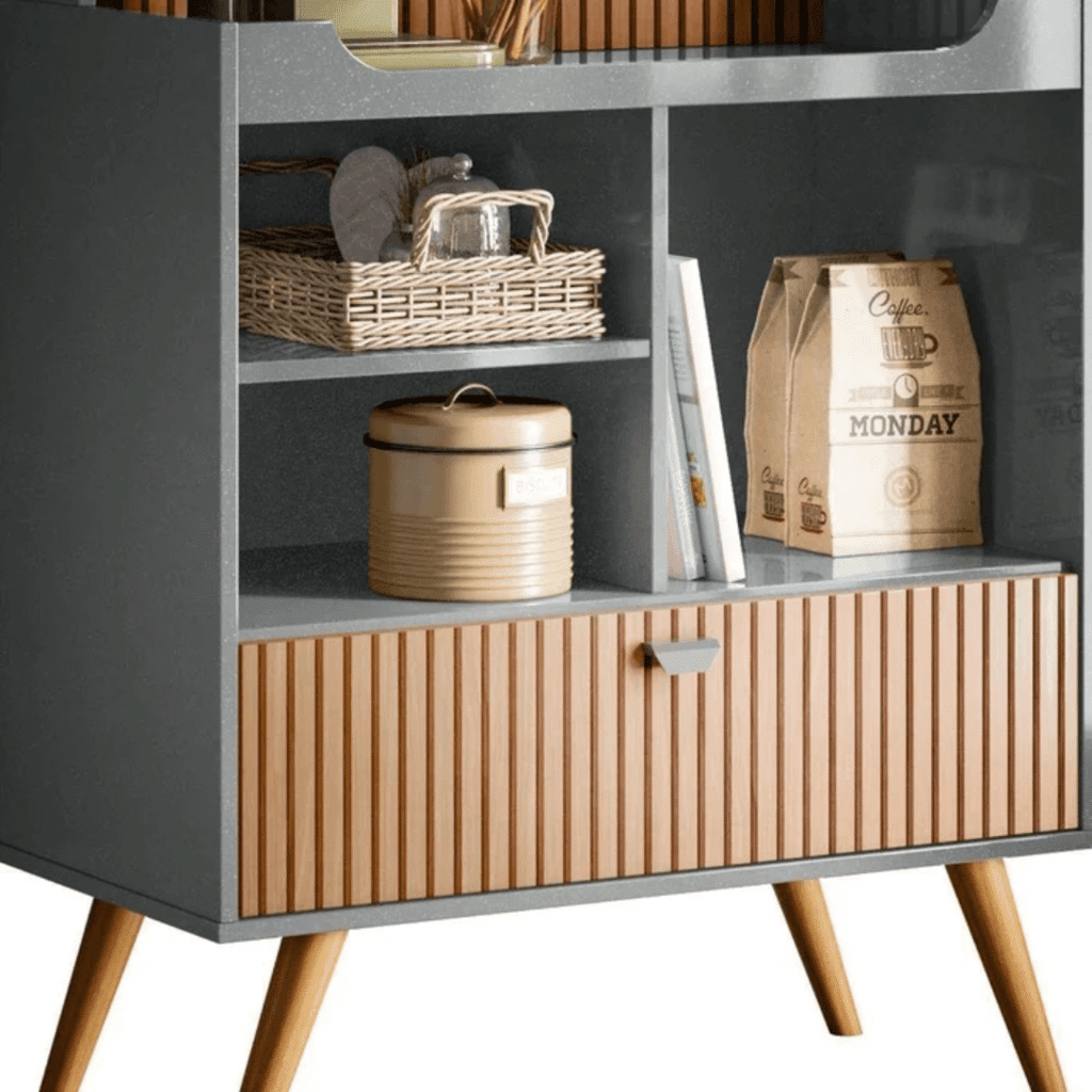 Aparador para Sala Cantinho do Café Rubi 1 Porta 3 Nichos Pés Retrô Cinza Perolizado/Tauari 3D Tauari Lukaliam Aparador para Sala Cantinho do Café Rubi 1 Porta 3 Nichos Pés Retrô Cinza Perolizado/Tauari 3D Tauari Lukaliam
