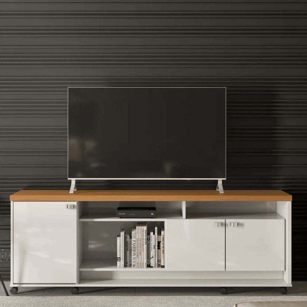 Bancada Rack para Sala Dallas Off White/Tauari 3 Portas 2 Prateleiras e Rodízios - Lukaliam Bancada Rack para Sala Dallas Off White/Tauari 3 Portas 2 Prateleiras e Rodízios - Lukaliam