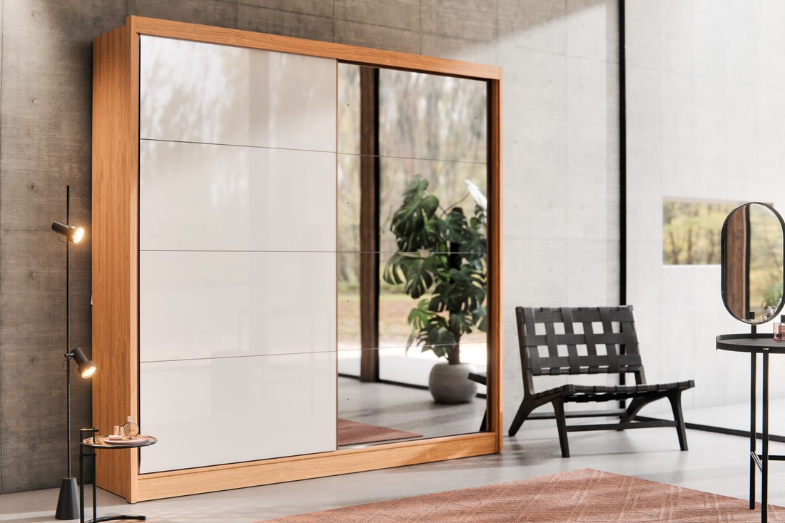 Guarda-Roupa 2 Portas de Correr 4 Gavetas Robel Studio 100% MDF Cinamomo/Off White Guarda-Roupa 2 Portas de Correr 4 Gavetas Robel Studio 100% MDF Cinamomo/Off White