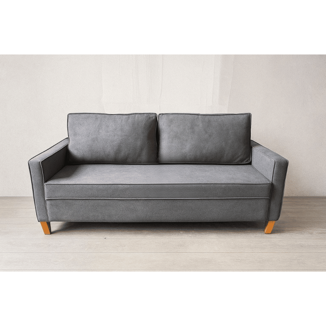 Sofá Chanel 3 Lugares com pés em Madeira de Eucalipto, Grafite - Malu Estofados Sofá Chanel 3 Lugares com pés em Madeira de Eucalipto, Grafite - Malu Estofados