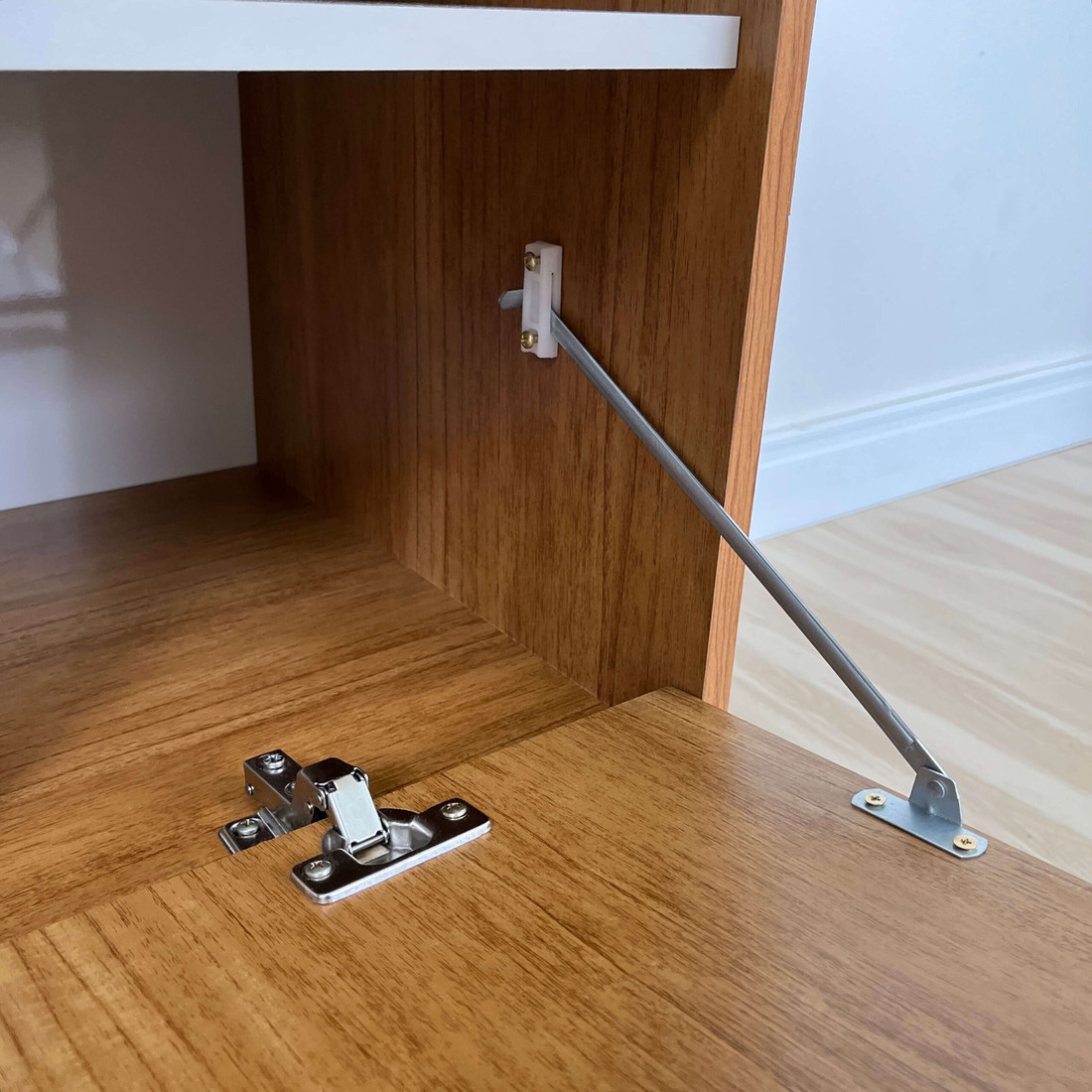 Rack para TV City 1 Porta Basculante Artely Cinamomo/Off White