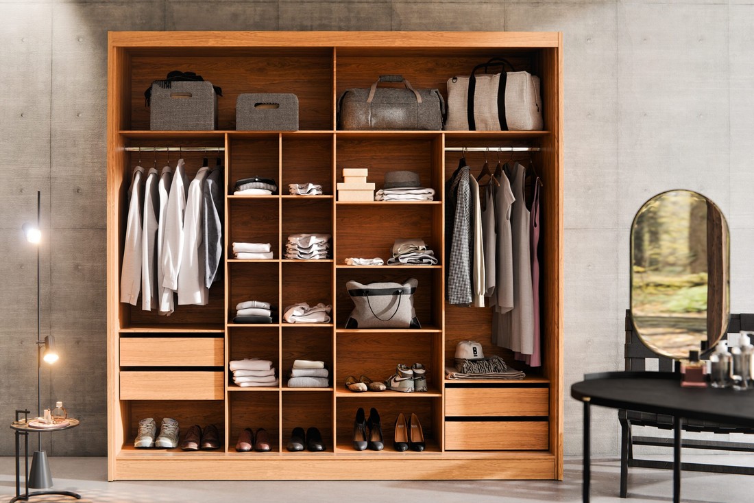 Guarda-Roupa 2 Portas de Correr 4 Gavetas Robel Studio 100% MDF Cinamomo/Off White Guarda-Roupa 2 Portas de Correr 4 Gavetas Robel Studio 100% MDF Cinamomo/Off White