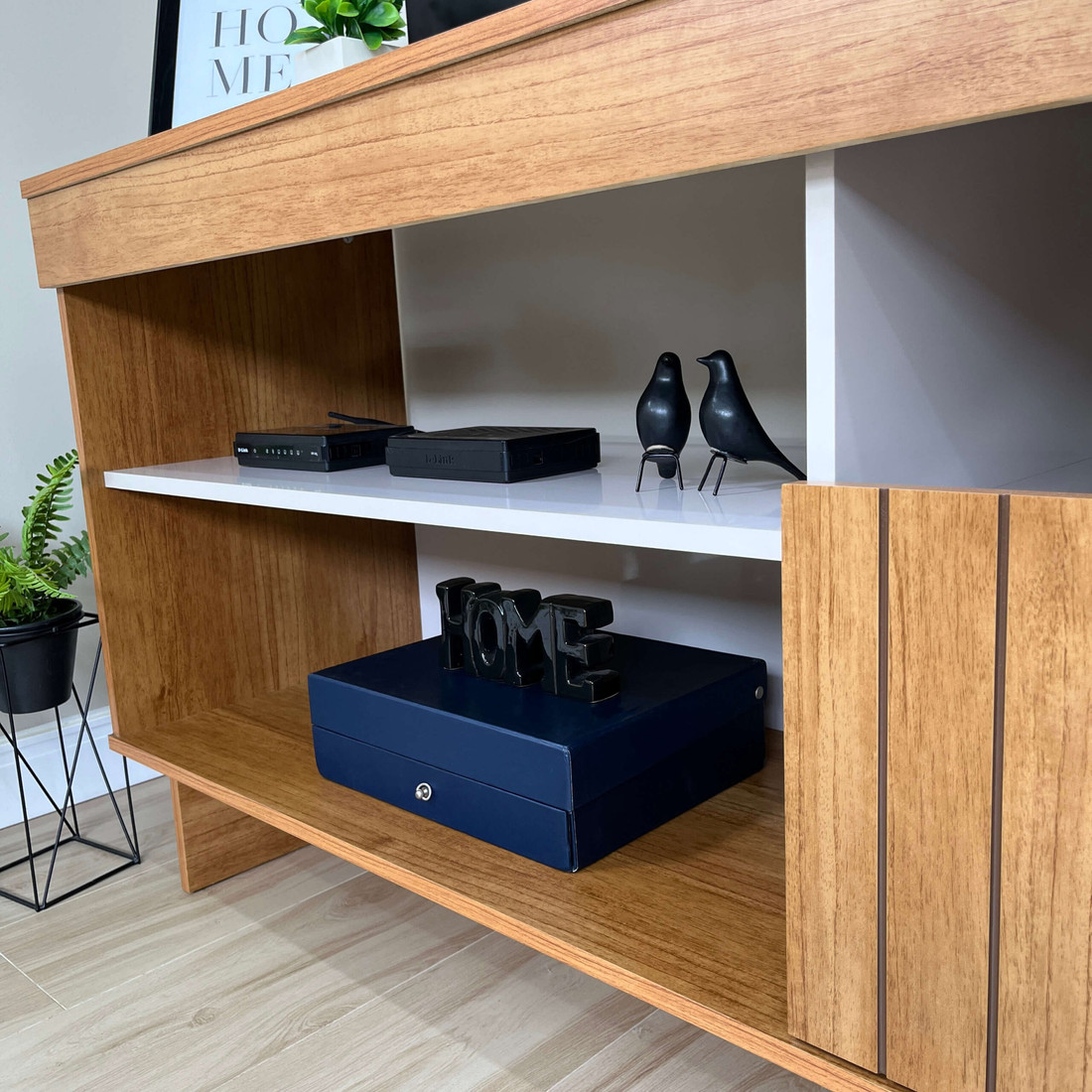 Rack para TV City 1 Porta Basculante Artely Cinamomo/Off White