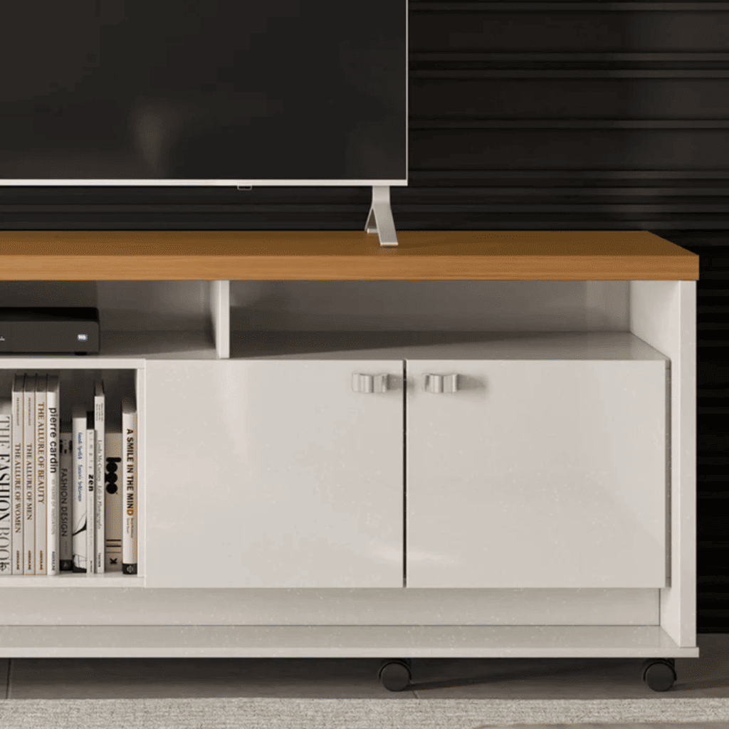 Bancada Rack para Sala Dallas Off White/Tauari 3 Portas 2 Prateleiras e Rodízios - Lukaliam Bancada Rack para Sala Dallas Off White/Tauari 3 Portas 2 Prateleiras e Rodízios - Lukaliam