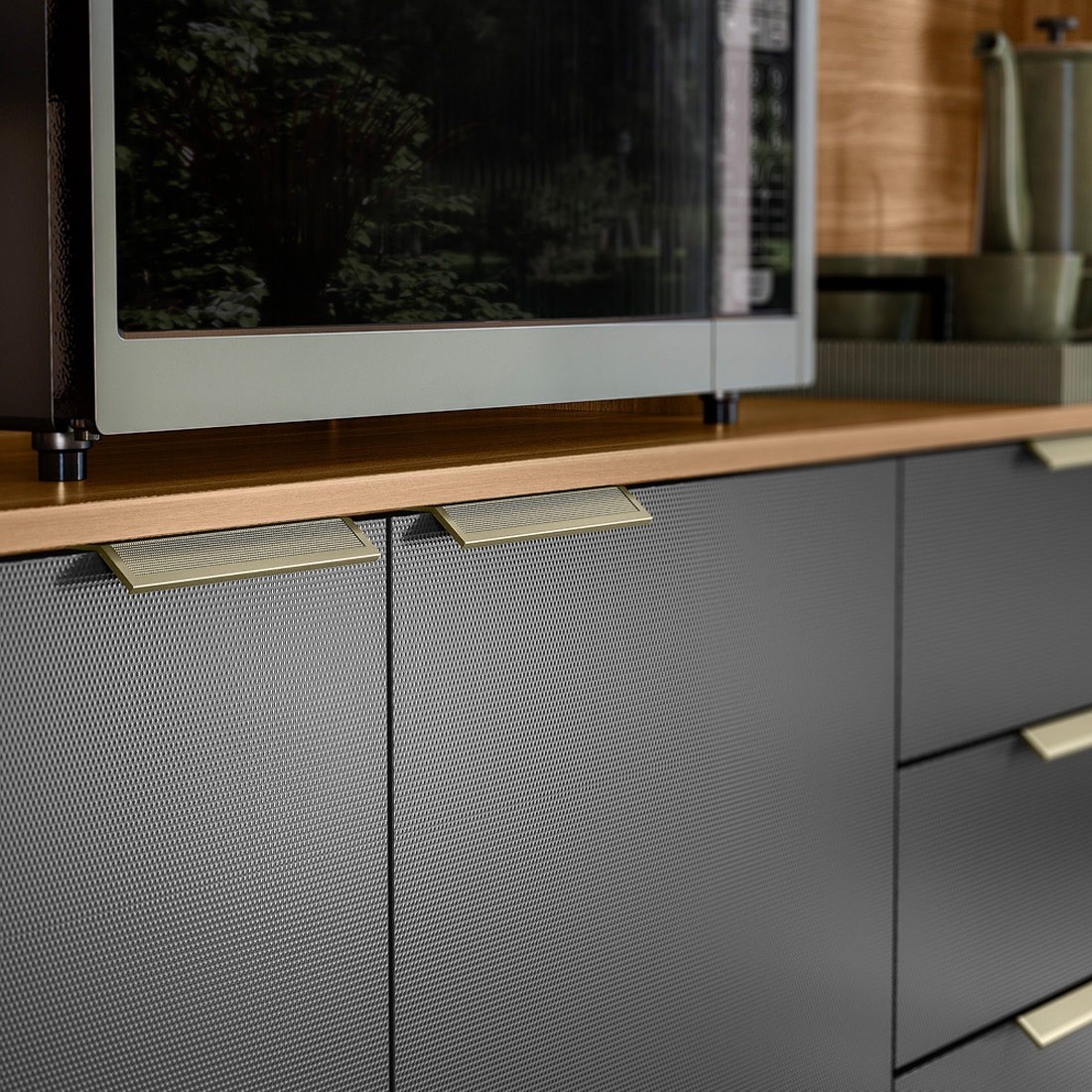 Kit Cozinha Compacta Pitaya 07 Portas e 2 Gavetas Demóbile - Amendoa/Grafito Texturado Kit Cozinha Compacta Pitaya 07 Portas e 2 Gavetas Demóbile - Amendoa/Grafito Texturado