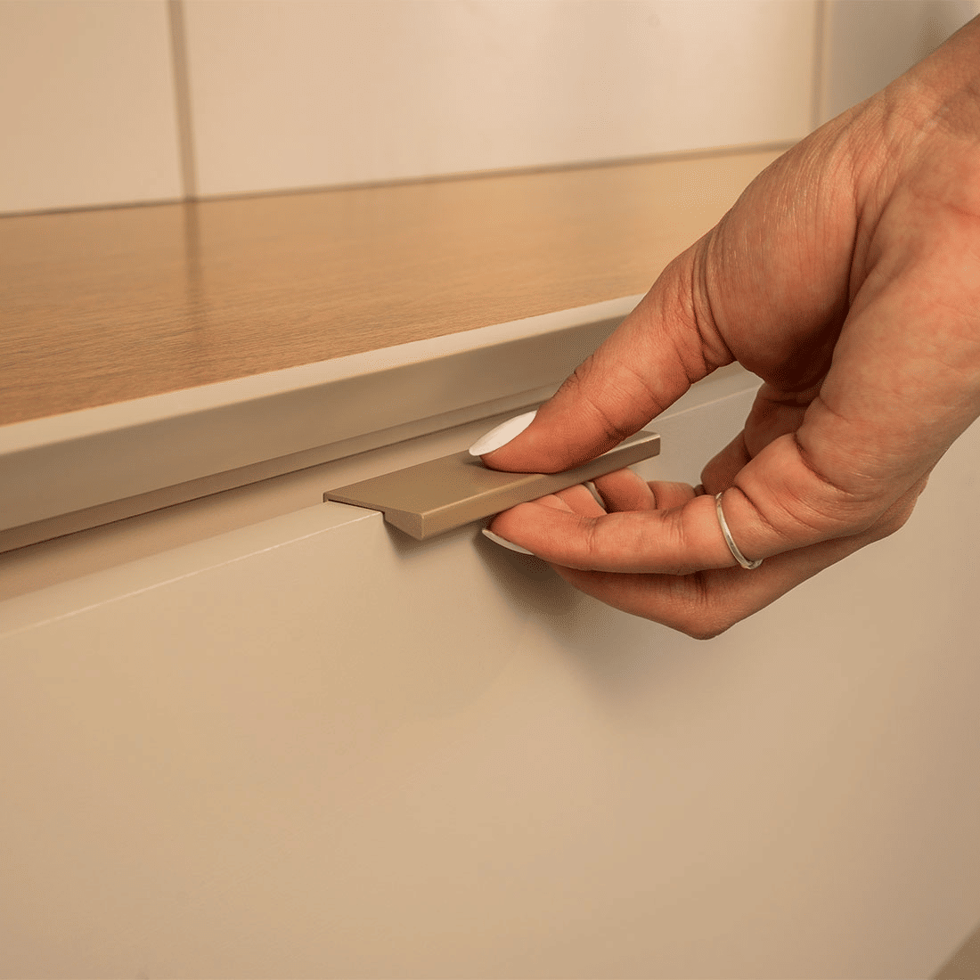 Painel Home Lugano com Espaço para TVs 65 Nature/Off White – Linea Brasil Painel Home Lugano com Espaço para TVs 65 Nature/Off White – Linea Brasil