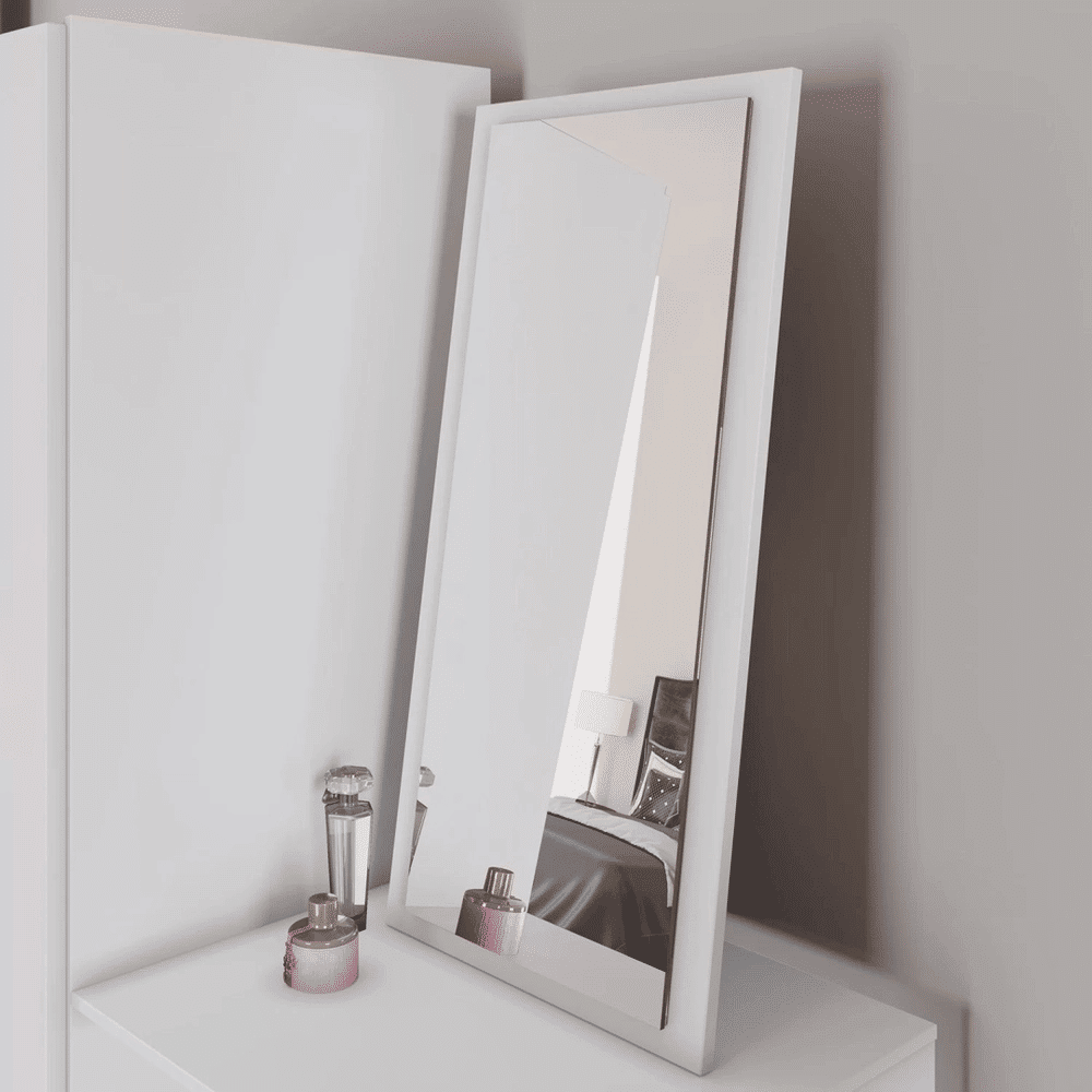 Cômoda para Quarto com Espelho 2 Portas 3 Gavetas Notável Móveis NT5165 Branco/Rosa Cômoda para Quarto com Espelho 2 Portas 3 Gavetas Notável Móveis NT5165 Branco/Rosa