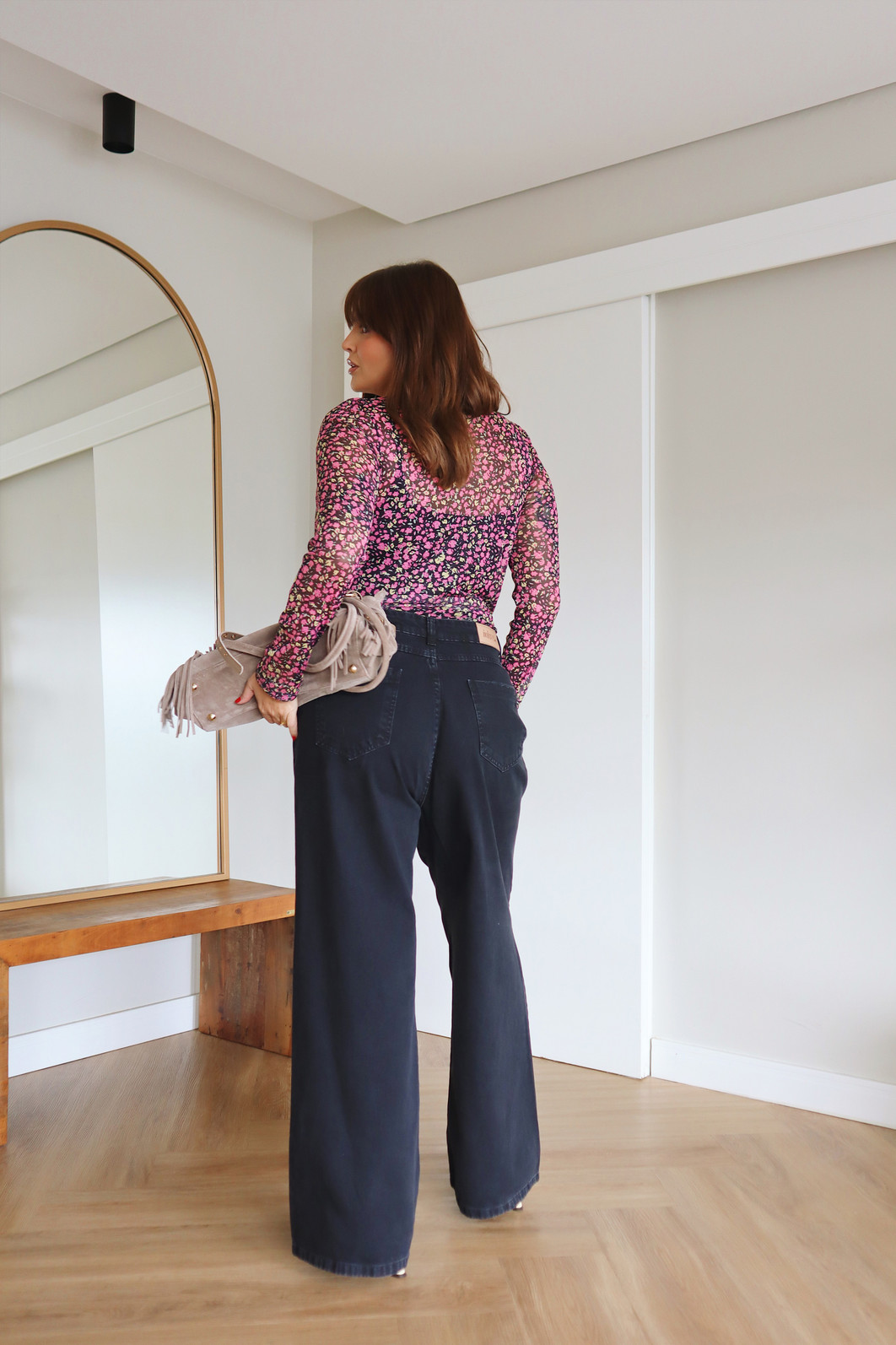 BLUSA DE TULE COM REGATA FLORAL FLORAL FUNDO PRETO
