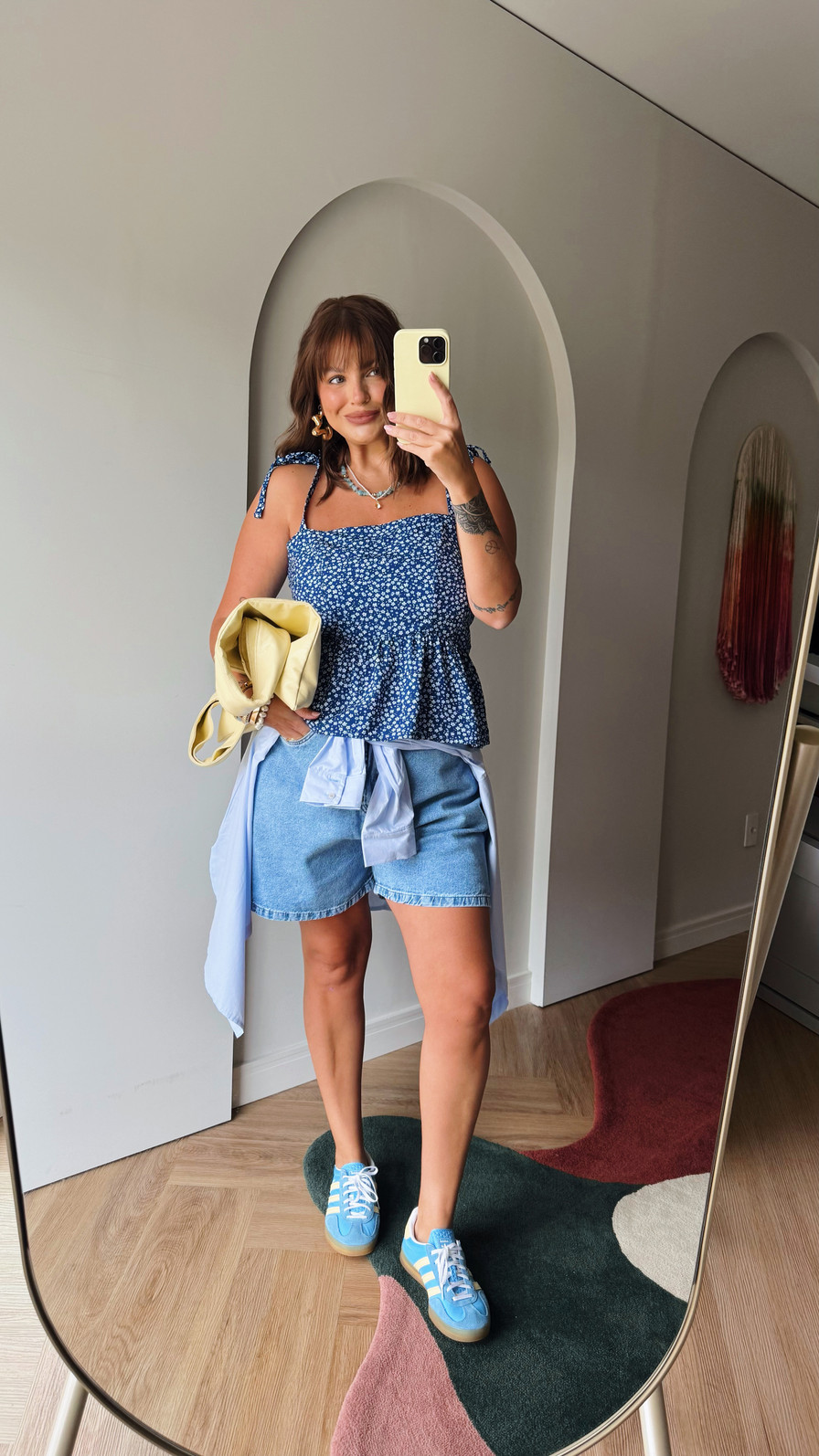 BLUSA ALÇA ANA FLORAL FUNDO AZUL