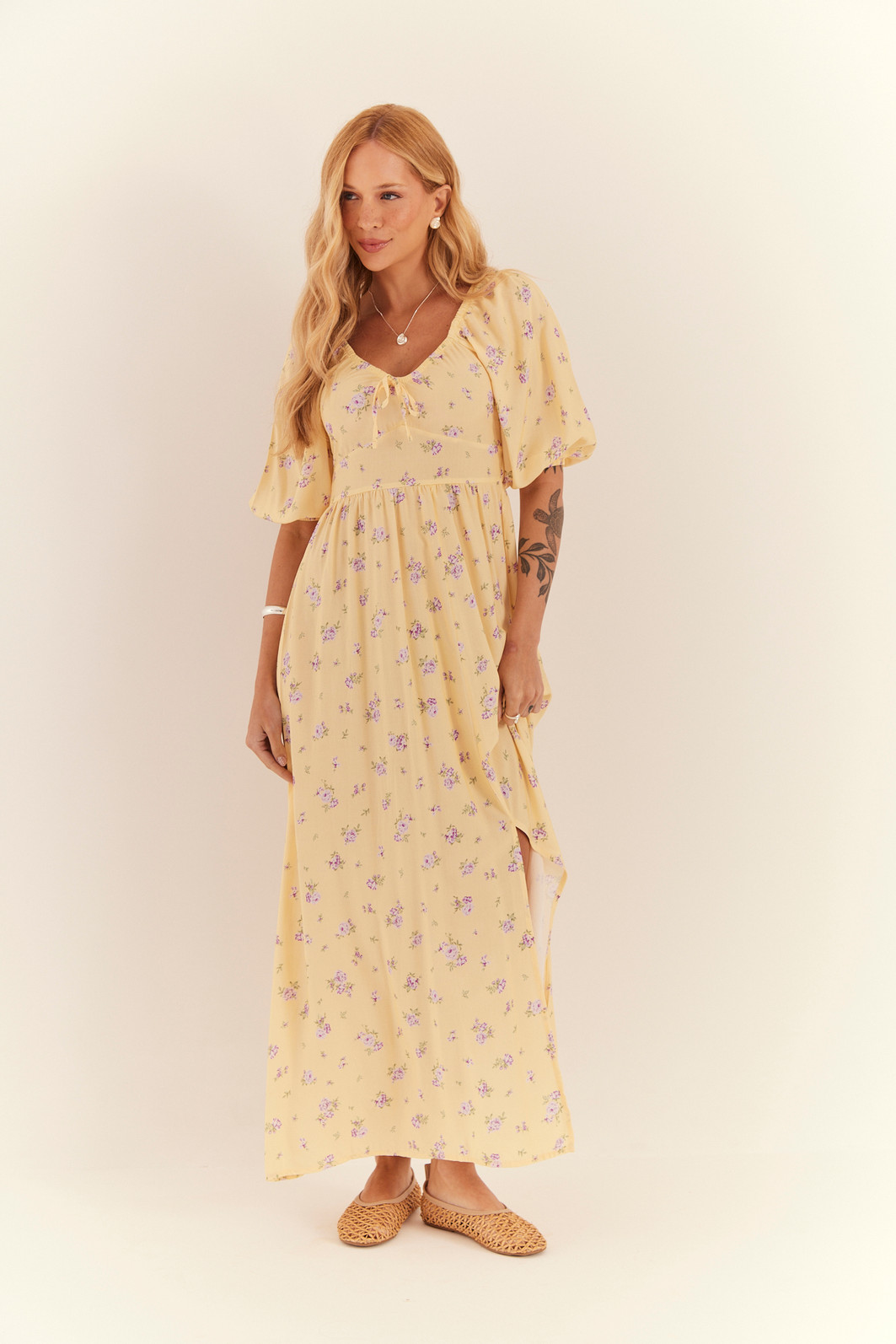 VESTIDO FLORENCE ESTAMPA FLORAL FUNDO AMARELO