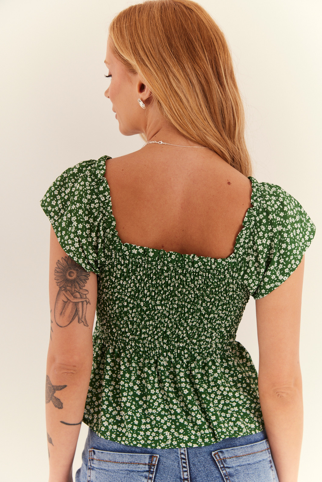 BLUSA MICHELE FLORAL FUNDO VERDE BLUSA MICHELE FLORAL FUNDO VERDE