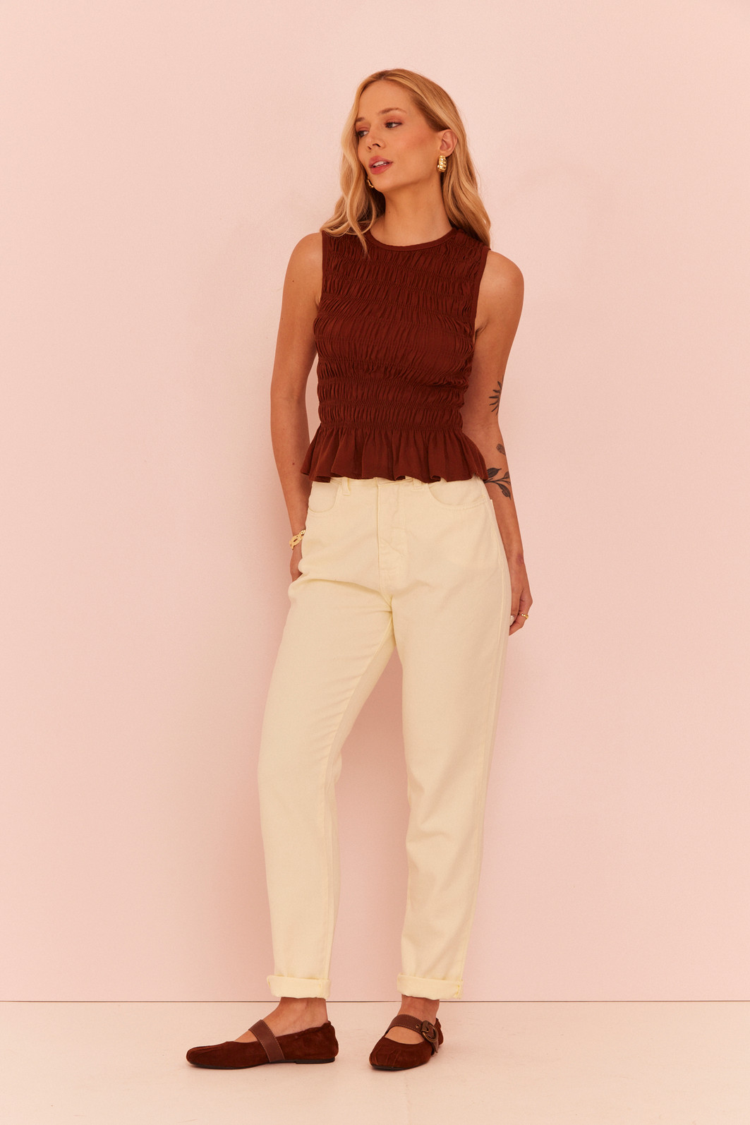 CALÇA MOM JEANS GISELA AMARELO MANTEIGA CALÇA MOM JEANS GISELA AMARELO MANTEIGA