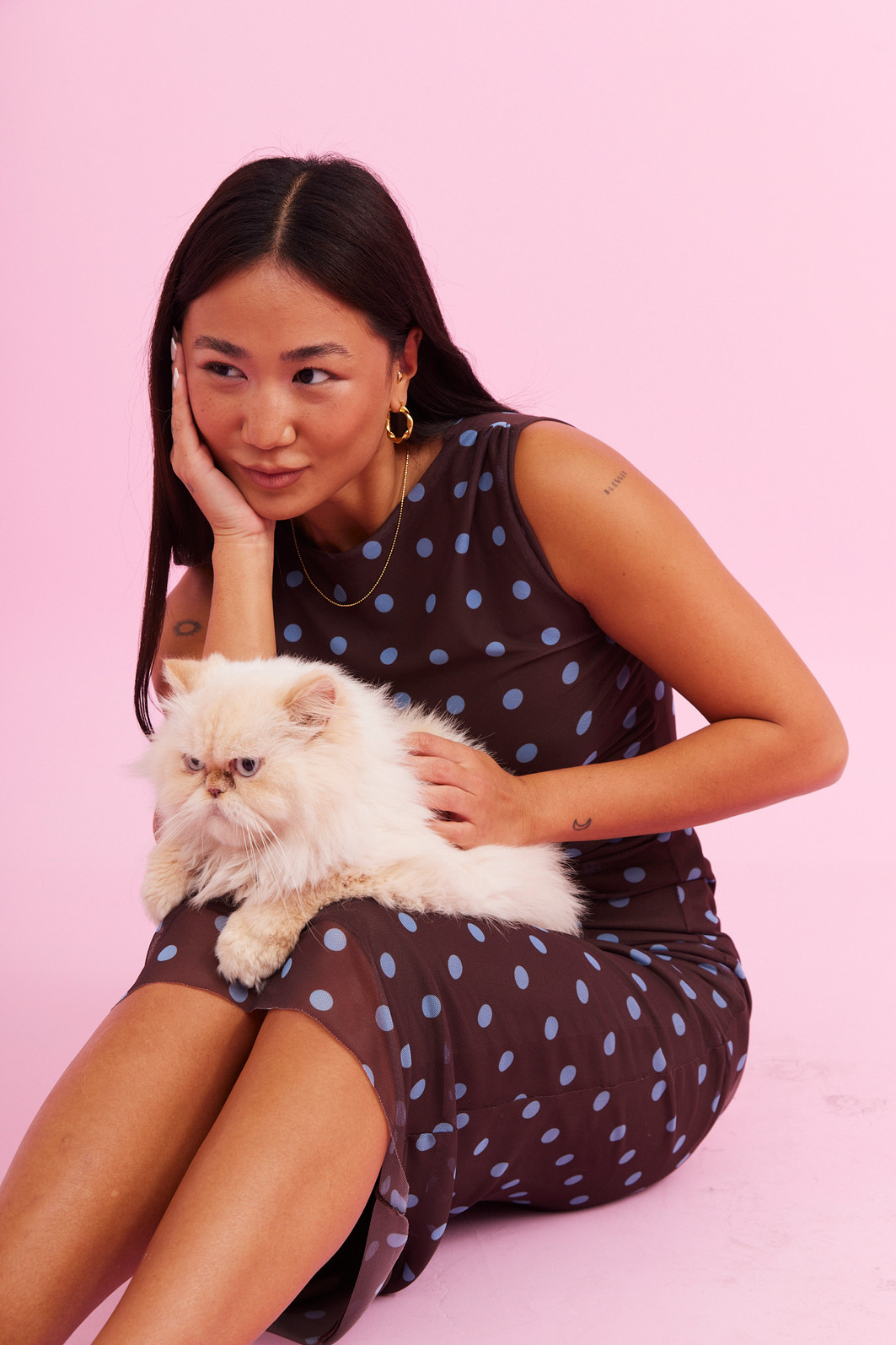 VESTIDO TULE JULIANA POA AZUL FUNDO MARROM VESTIDO TULE JULIANA POA AZUL FUNDO MARROM