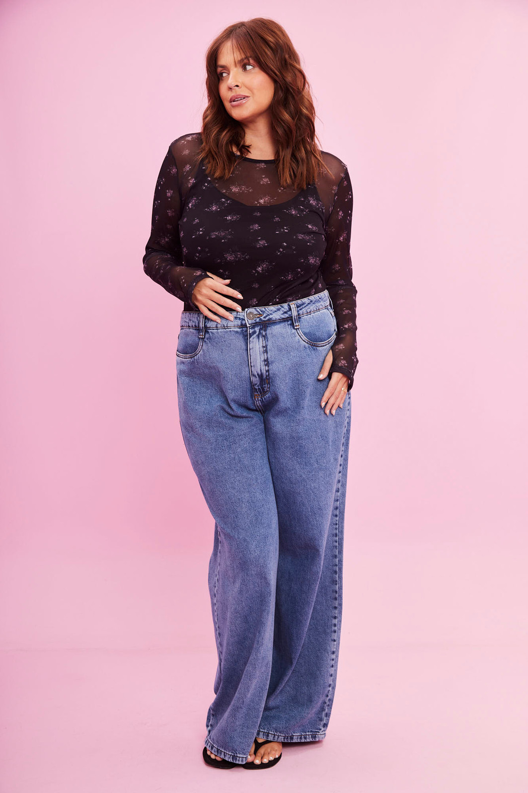 BLUSA DE TULE COM REGATA FLOWER FLORAL FUNDO PRETO