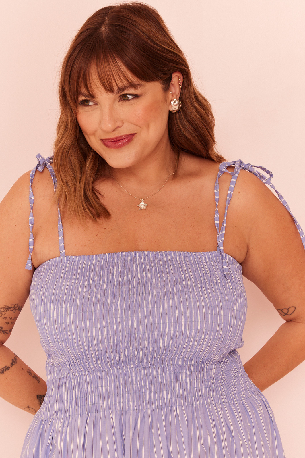 VESTIDO MIDI KENDALL LISTRADO AZUL