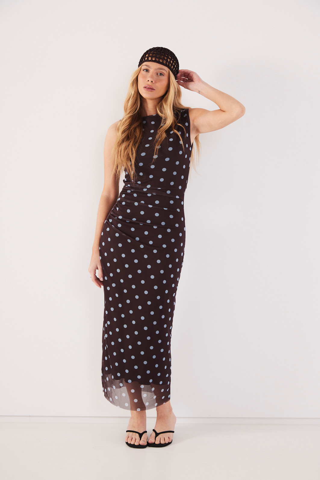 VESTIDO JULIA POA AZUL FUNDO MARROM