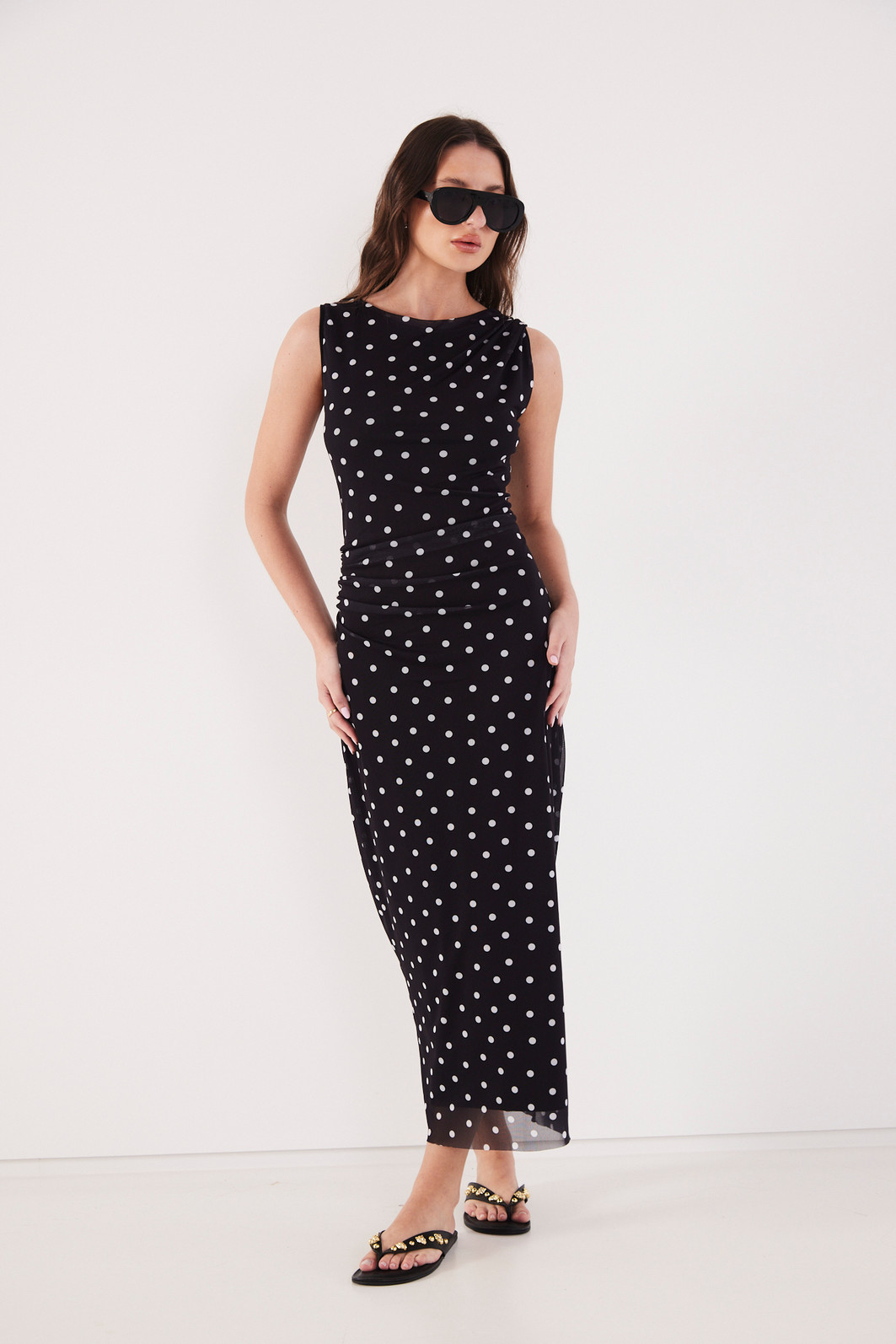 VESTIDO JULIA POA FUNDO PRETO VESTIDO JULIA POA FUNDO PRETO