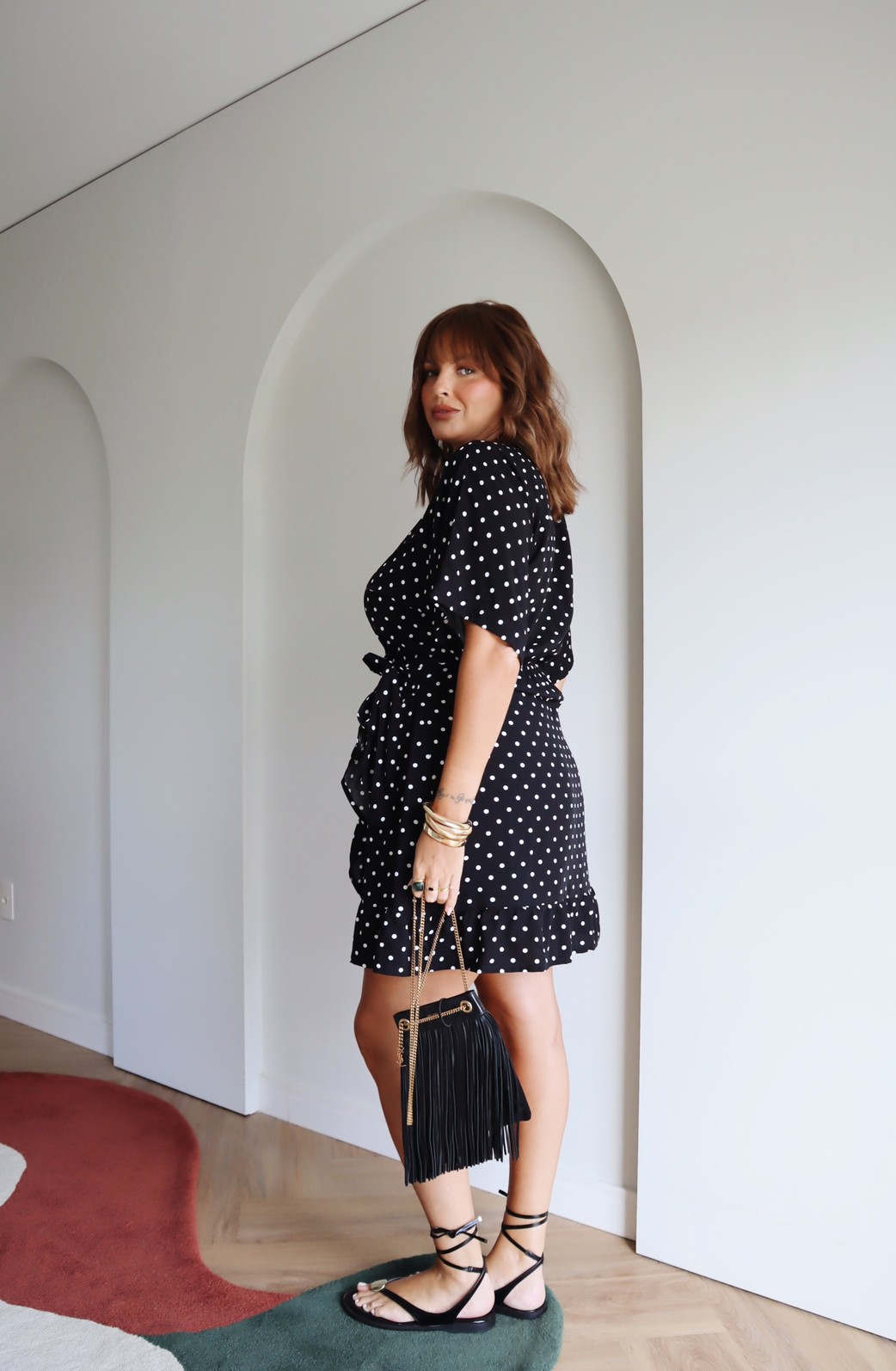 VESTIDO HELENA POA FUNDO PRETO VESTIDO HELENA POA FUNDO PRETO