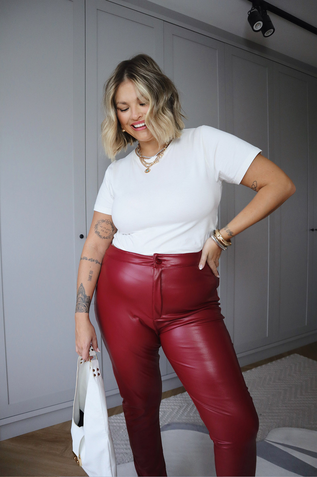 Calça Couro Fake Peluciada Maite BORDO