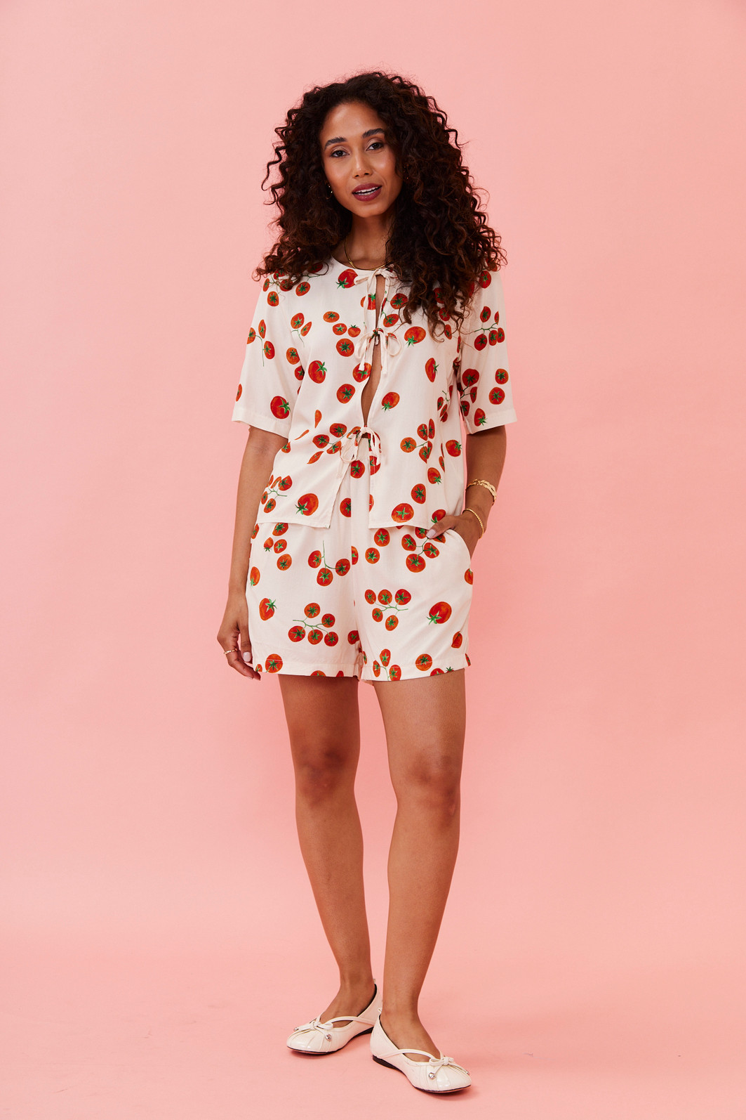 SHORTS LETICIA ESTAMPA TOMATES SHORTS LETICIA ESTAMPA TOMATES