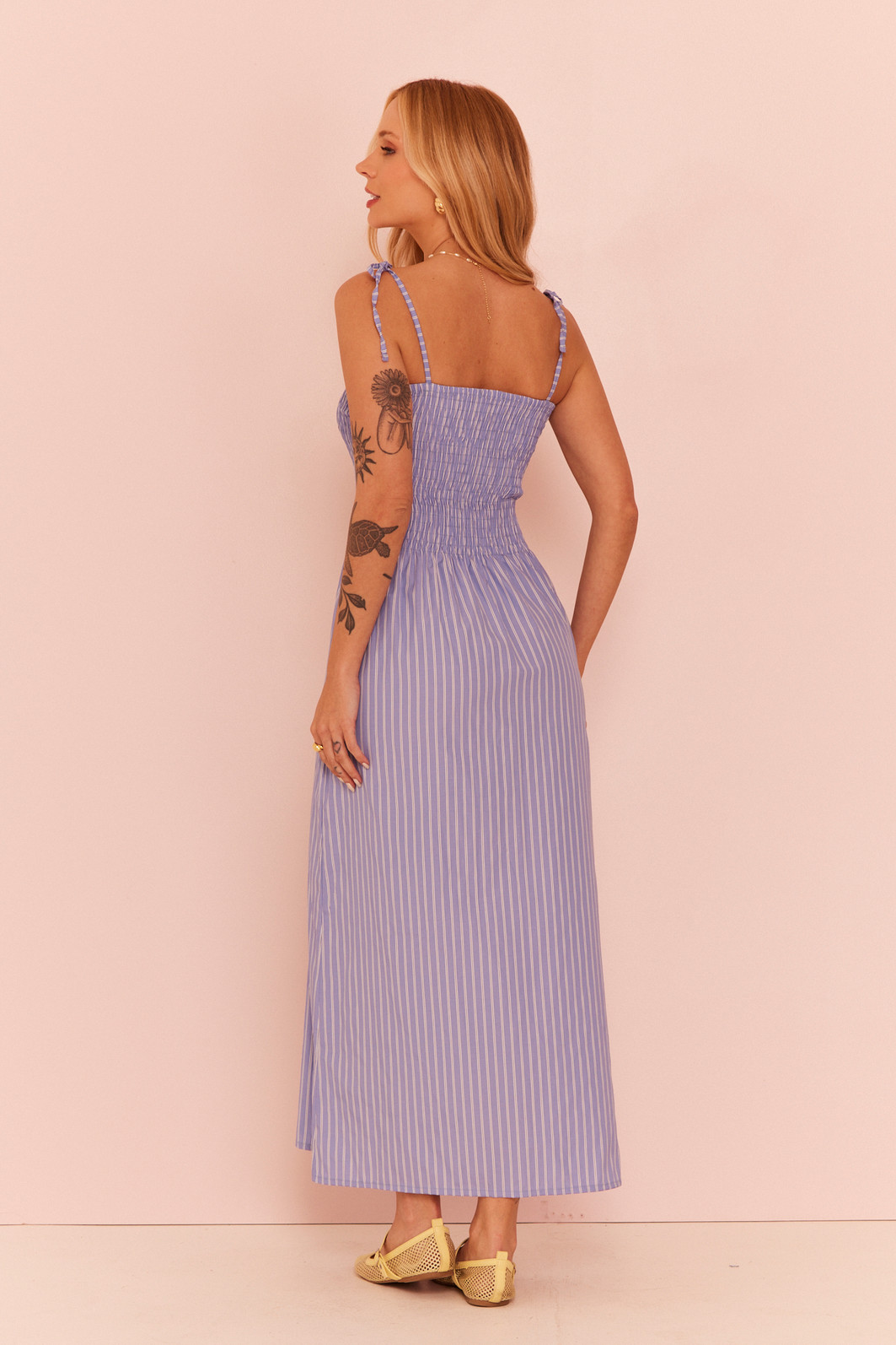 VESTIDO MIDI KENDALL LISTRADO AZUL