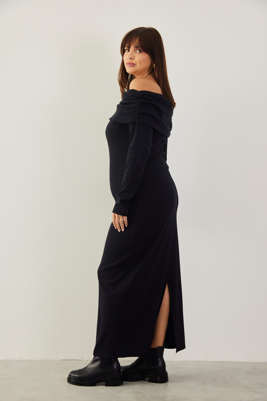 VESTIDO MIDI MORGANA PRETO VESTIDO MIDI MORGANA PRETO