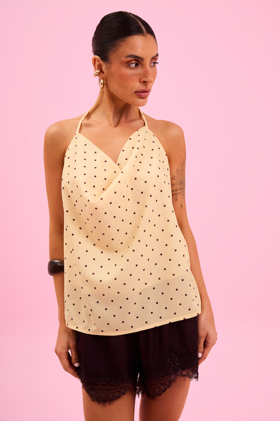 BLUSA EM CREPE MEL POA FUNDO AMARELO BLUSA EM CREPE MEL POA FUNDO AMARELO