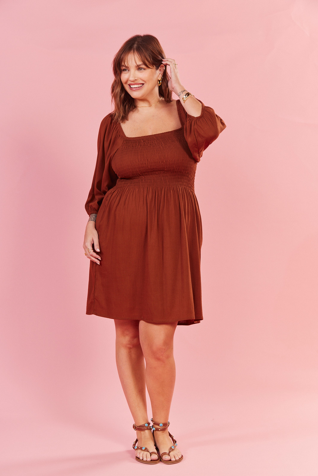 VESTIDO GABRIELE MARROM VESTIDO GABRIELE MARROM