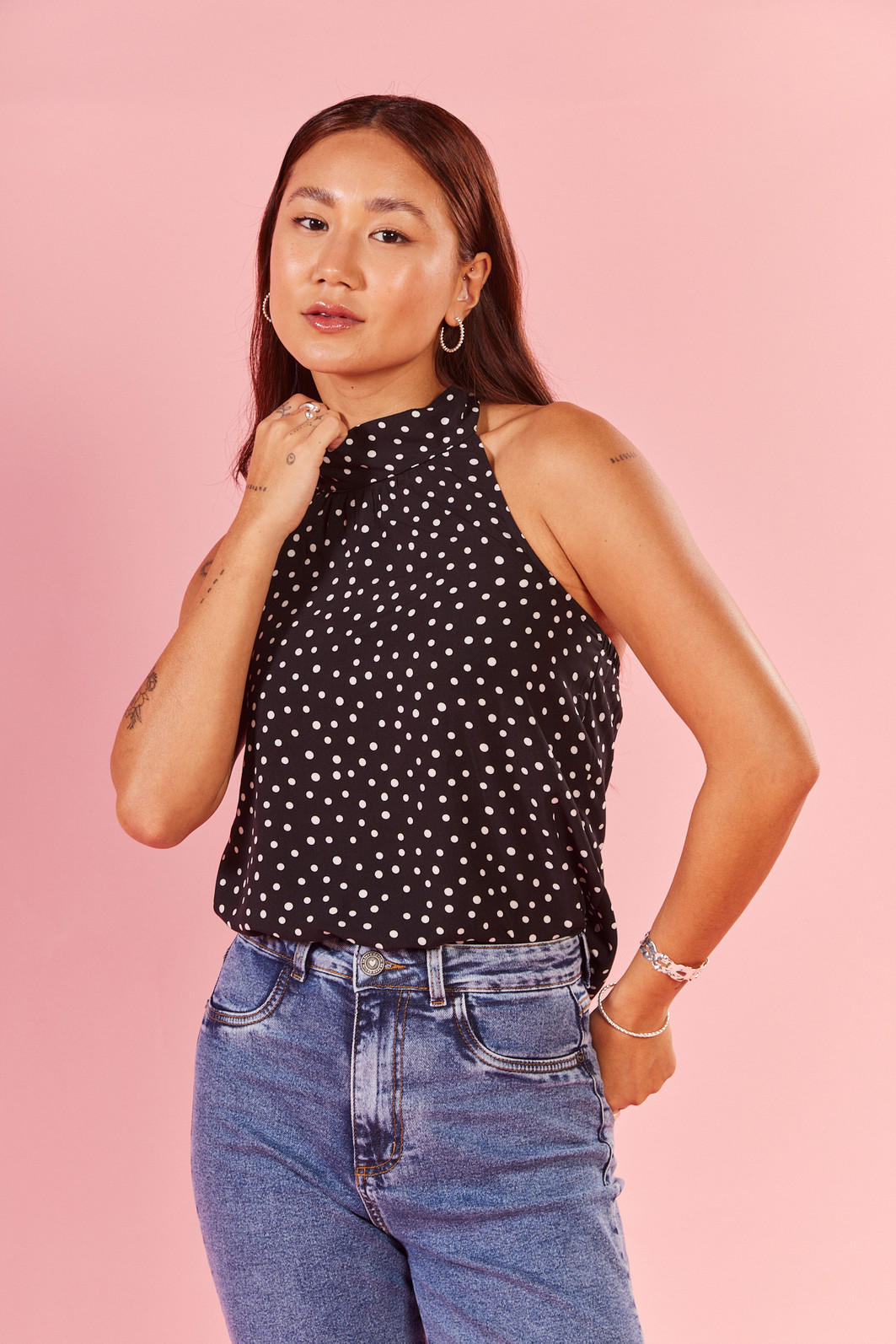 BLUSA JULIA POA FUNDO PRETO BLUSA JULIA POA FUNDO PRETO