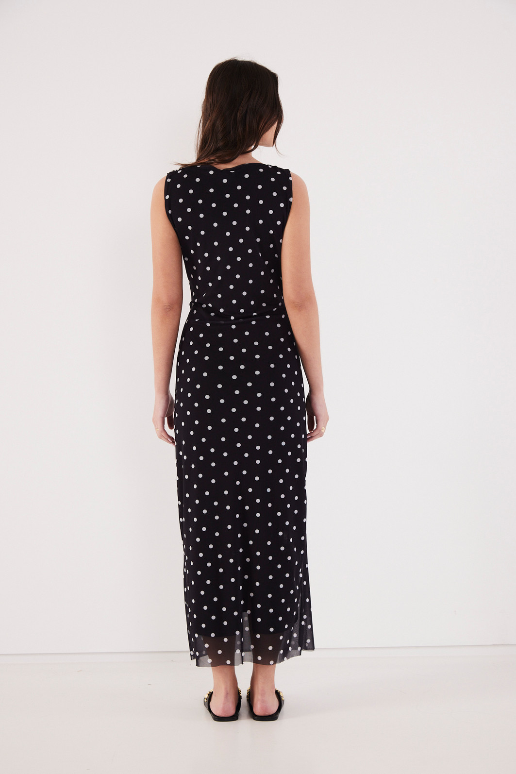 VESTIDO JULIA POA FUNDO PRETO VESTIDO JULIA POA FUNDO PRETO