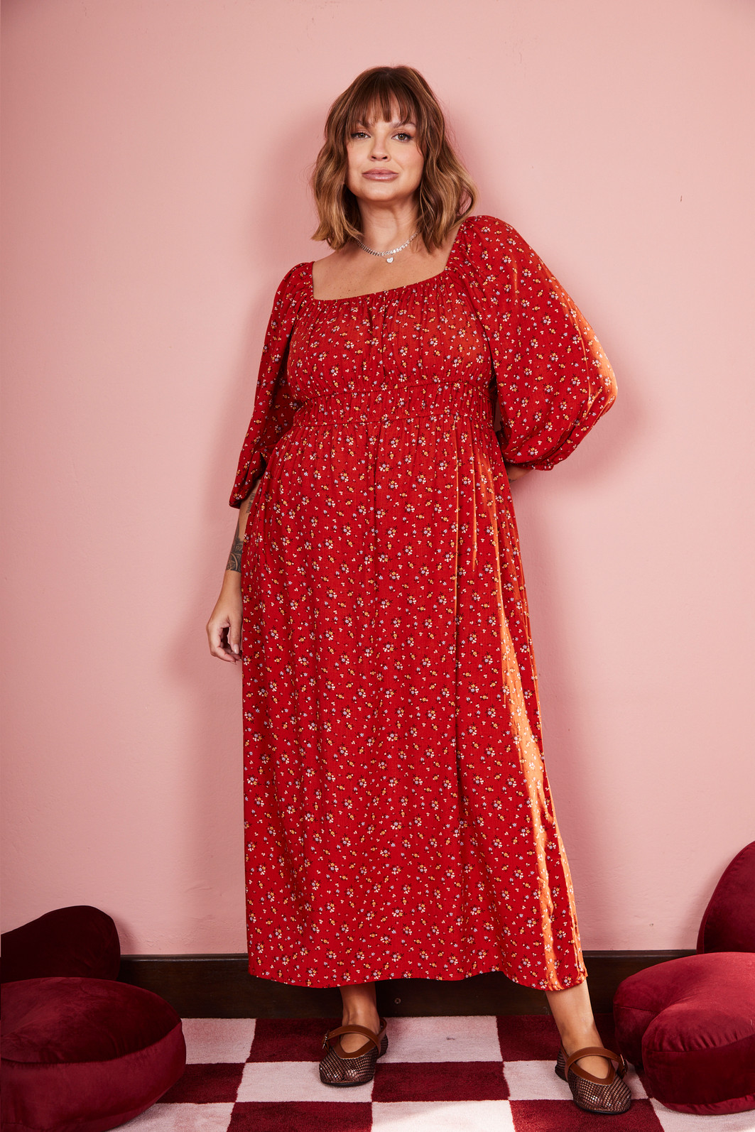 VESTIDO MIDI MORGANA FLORAL FUNDO OCRE VESTIDO MIDI MORGANA FLORAL FUNDO OCRE