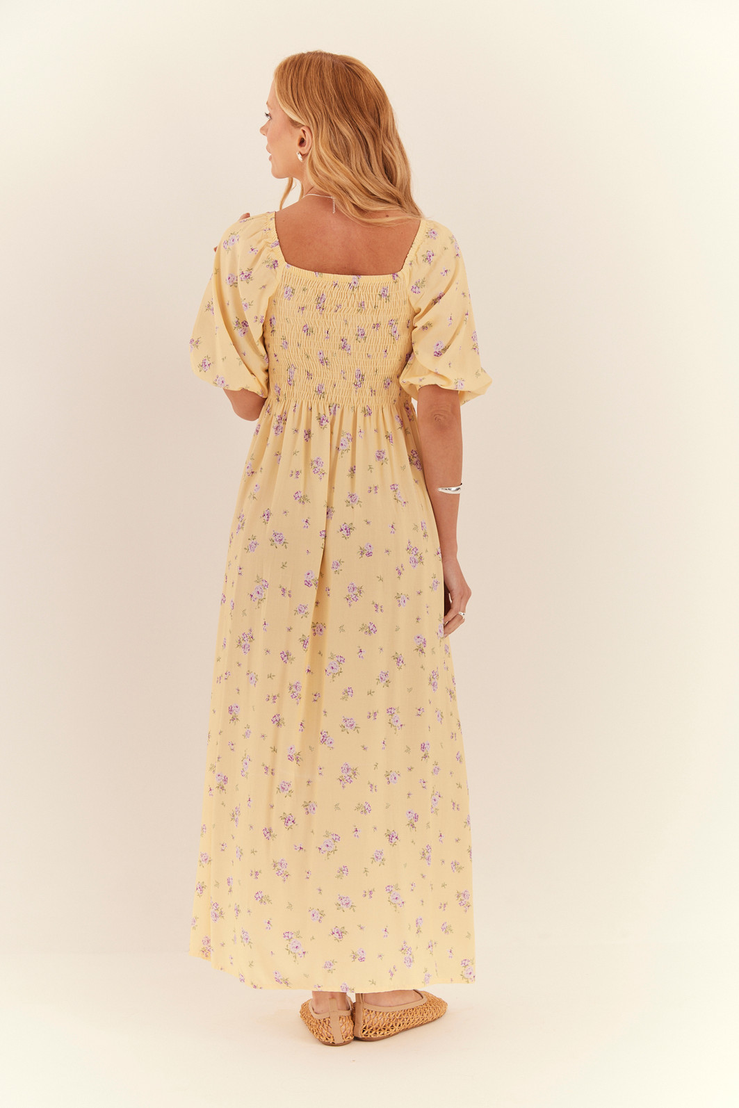 VESTIDO FLORENCE ESTAMPA FLORAL FUNDO AMARELO VESTIDO FLORENCE ESTAMPA FLORAL FUNDO AMARELO