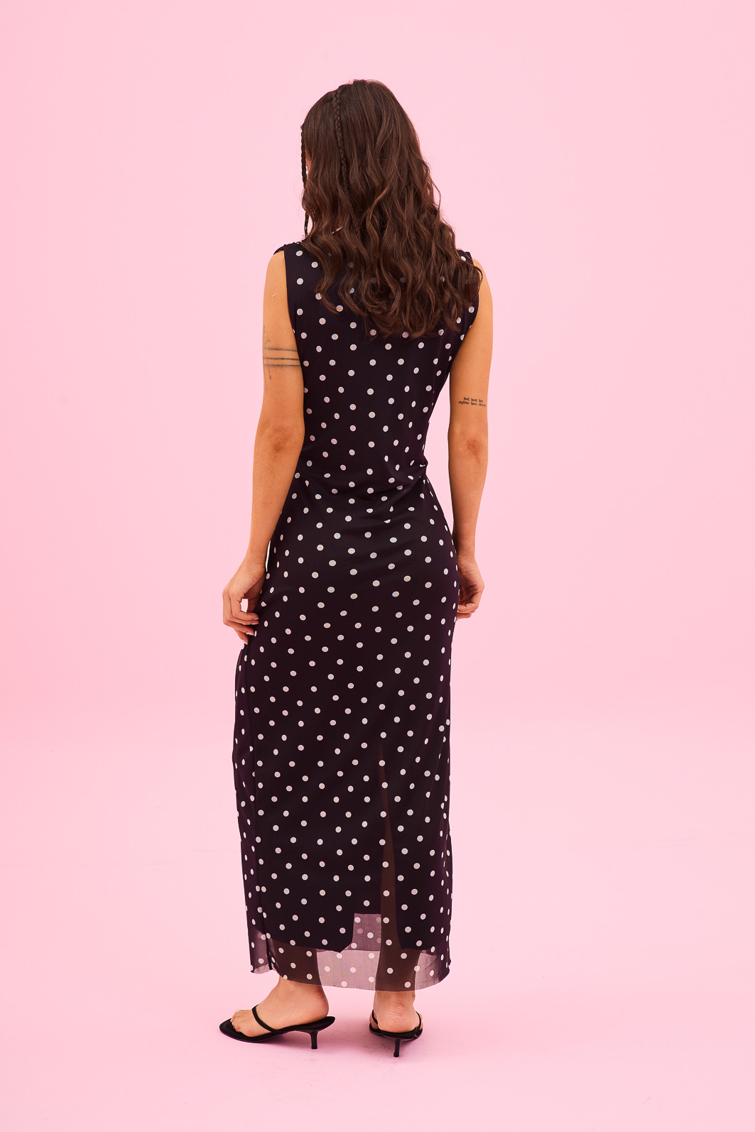 VESTIDO TULE JULIA POA FUNDO PRETO VESTIDO TULE JULIA POA FUNDO PRETO