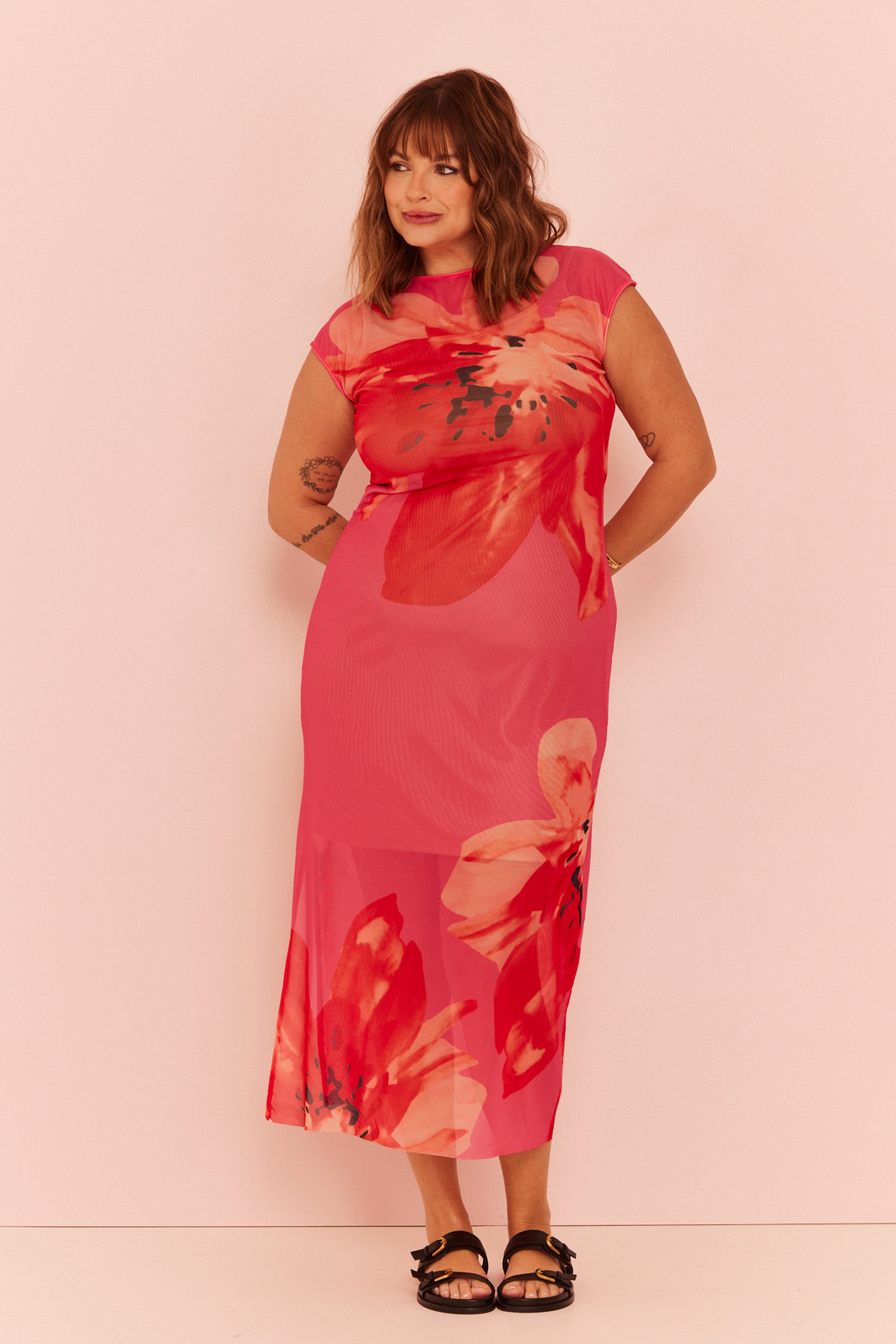 VESTIDO BARBARA FLORAL FUNDO ROSA VESTIDO BARBARA FLORAL FUNDO ROSA