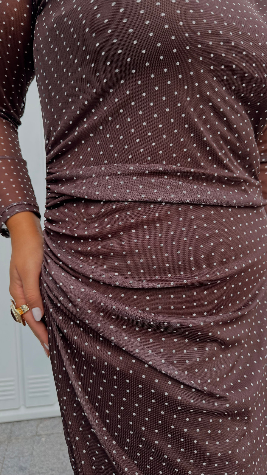 VESTIDO TULE BEATRIZ POA MARROM VESTIDO TULE BEATRIZ POA MARROM