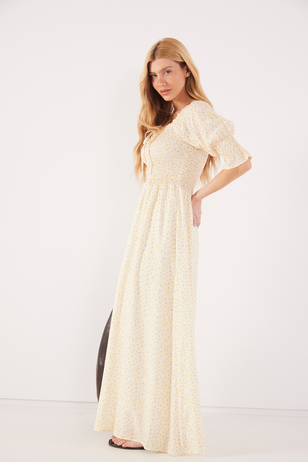 VESTIDO GABRIELA FLORAL FLORES AMARELAS