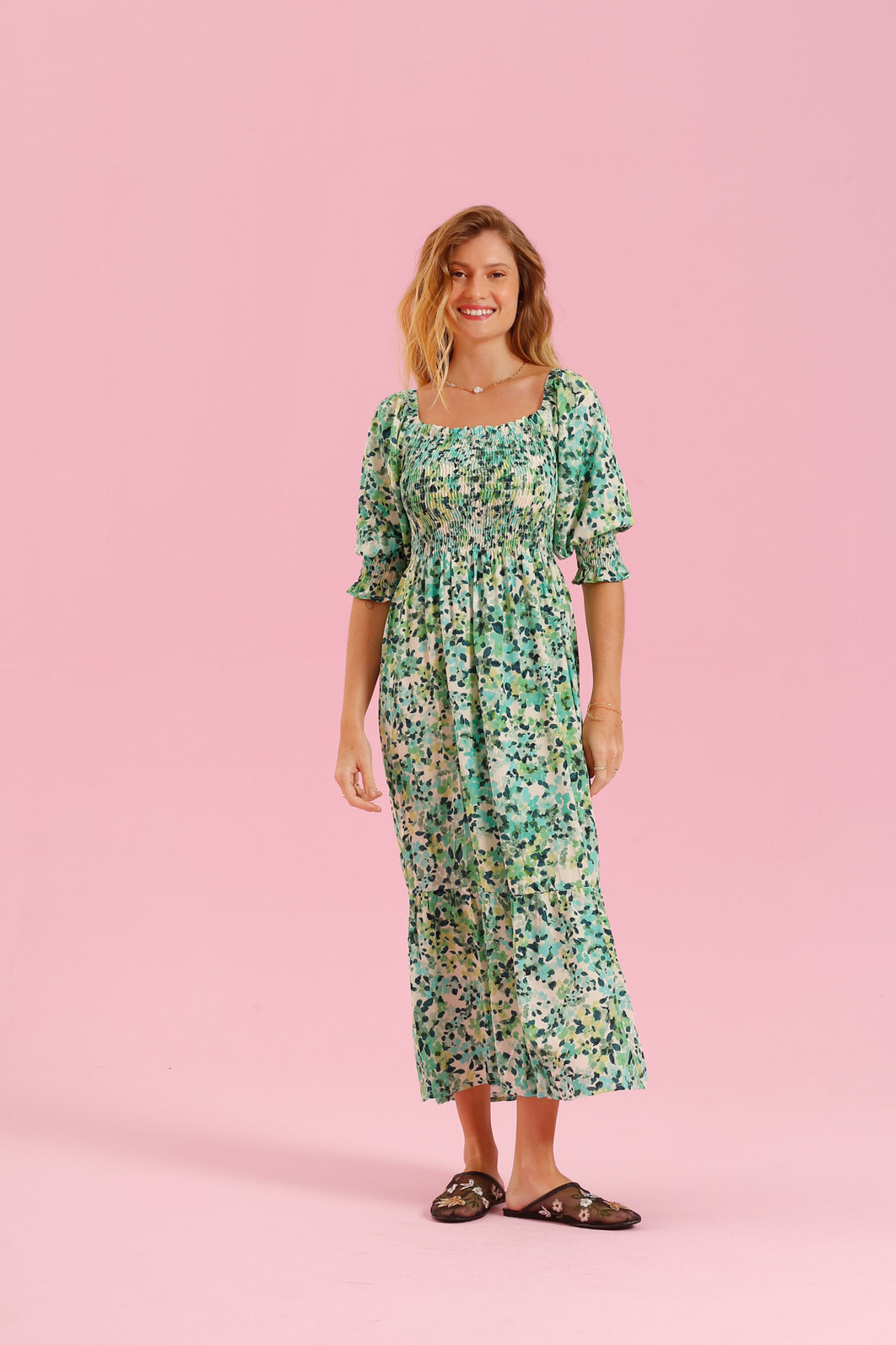 VESTIDO MIDI FLORAL VERDE ESTAMPA FLORAL