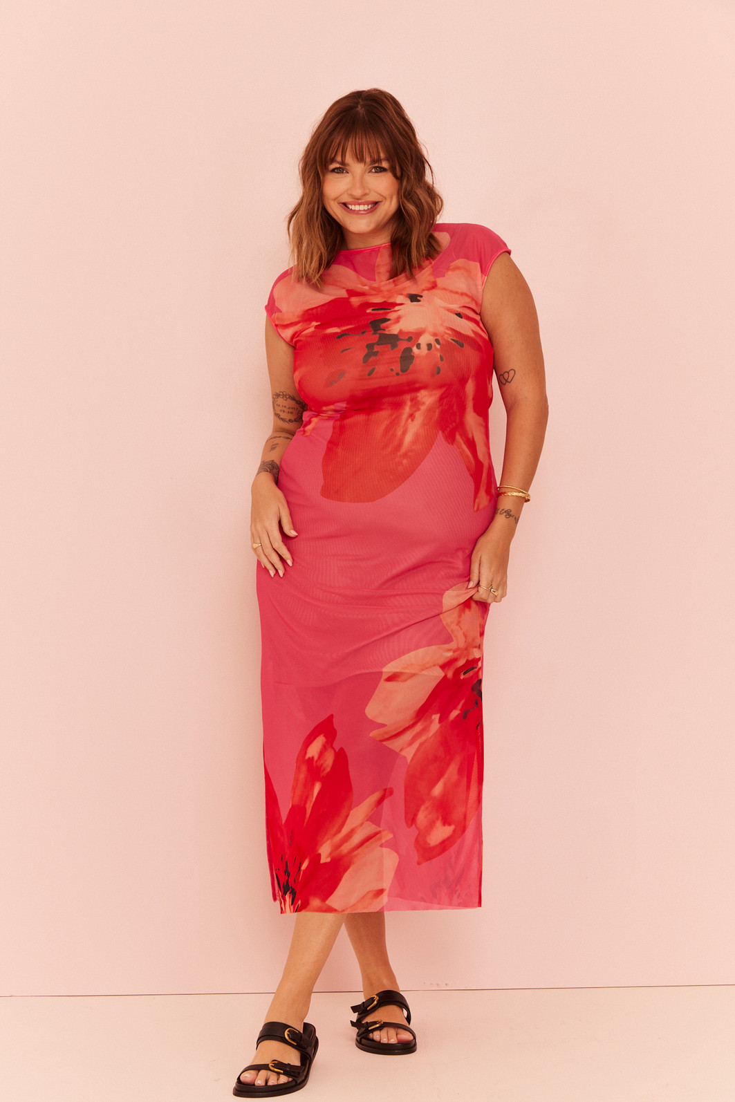 VESTIDO BARBARA FLORAL FUNDO ROSA VESTIDO BARBARA FLORAL FUNDO ROSA