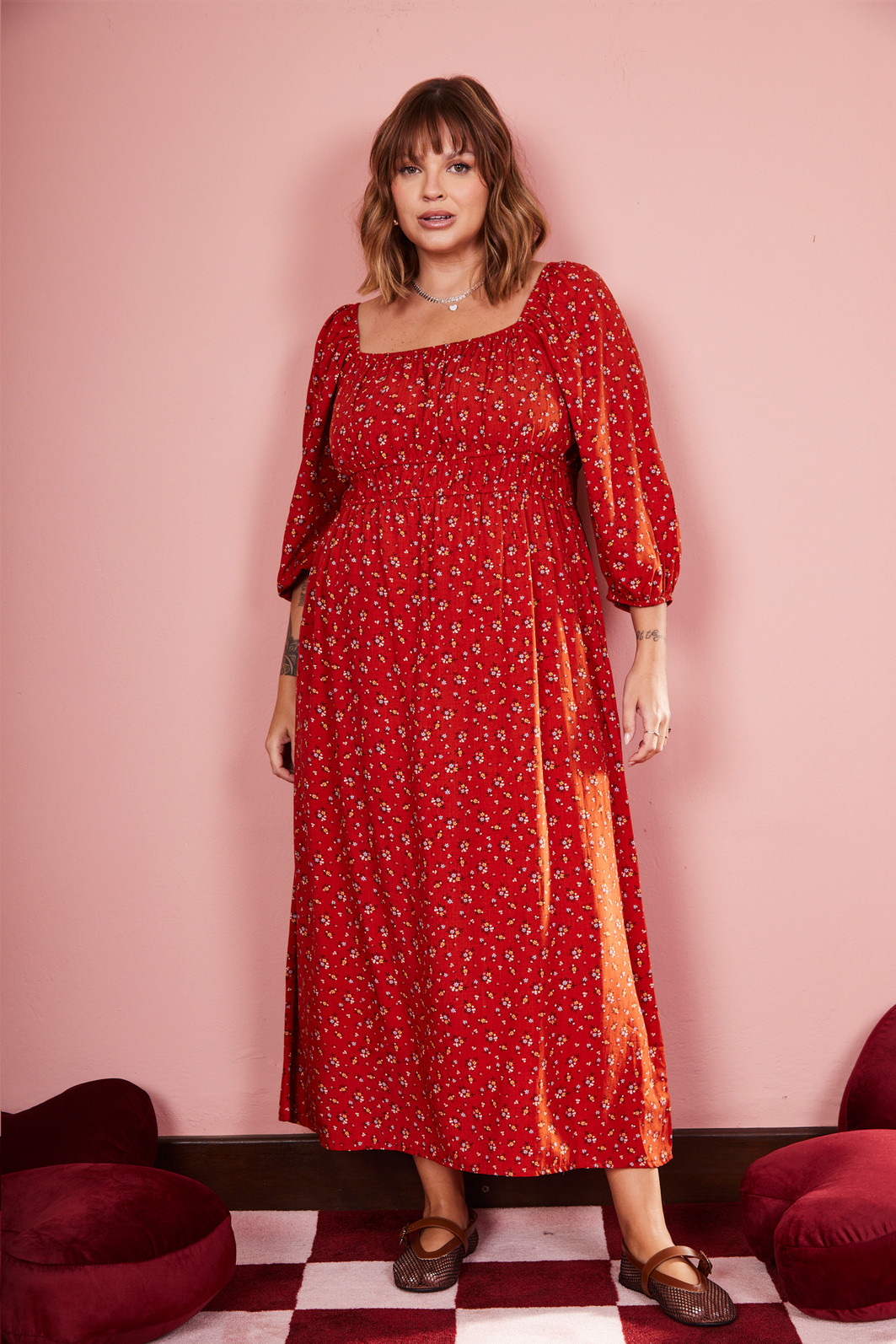 VESTIDO MIDI MORGANA FLORAL FUNDO OCRE VESTIDO MIDI MORGANA FLORAL FUNDO OCRE