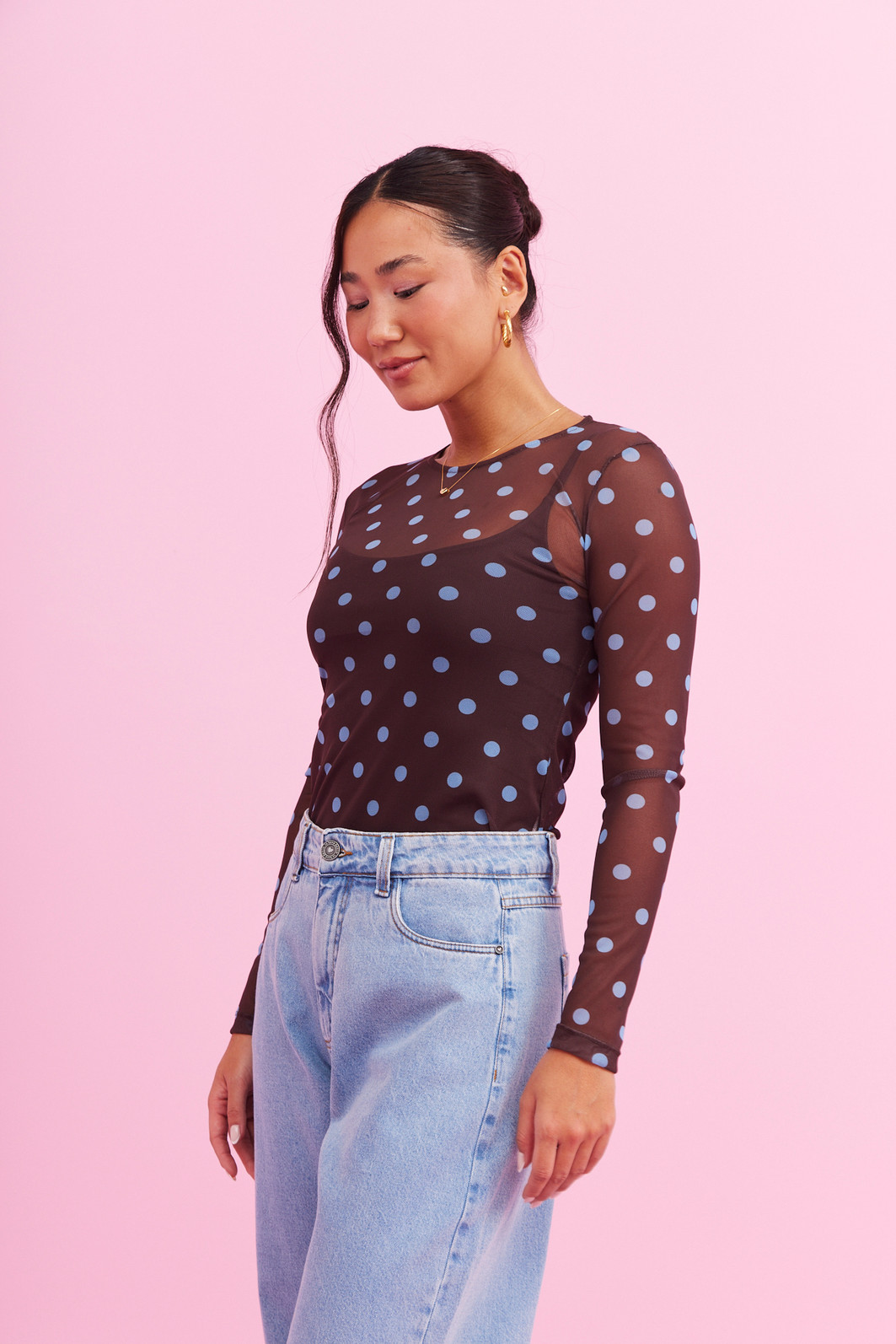 BLUSA TULE AMANDA POA AZUL FUNDO MARROM BLUSA TULE AMANDA POA AZUL FUNDO MARROM